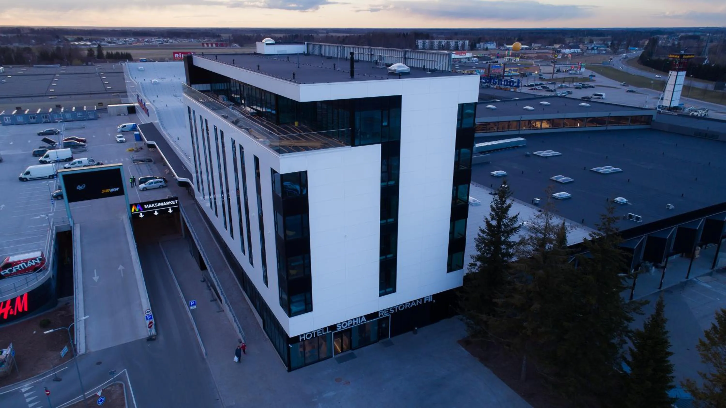 Property building in Hotel Sophia by Tartuhotels