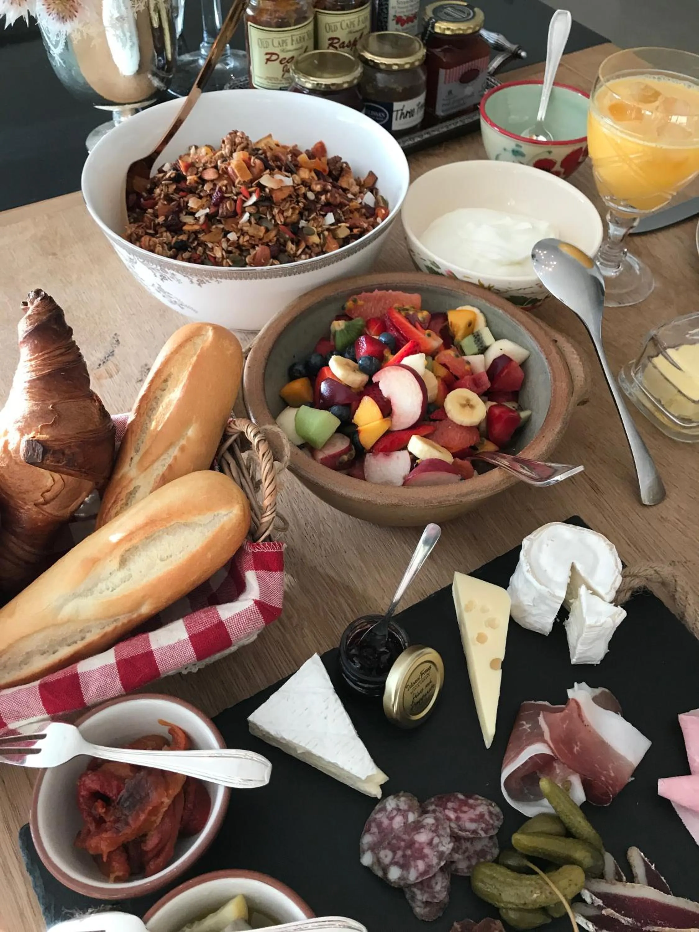 Continental breakfast in Residence William French