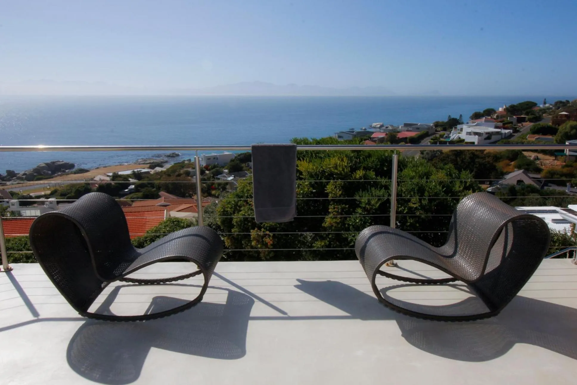 Sea view in Residence William French