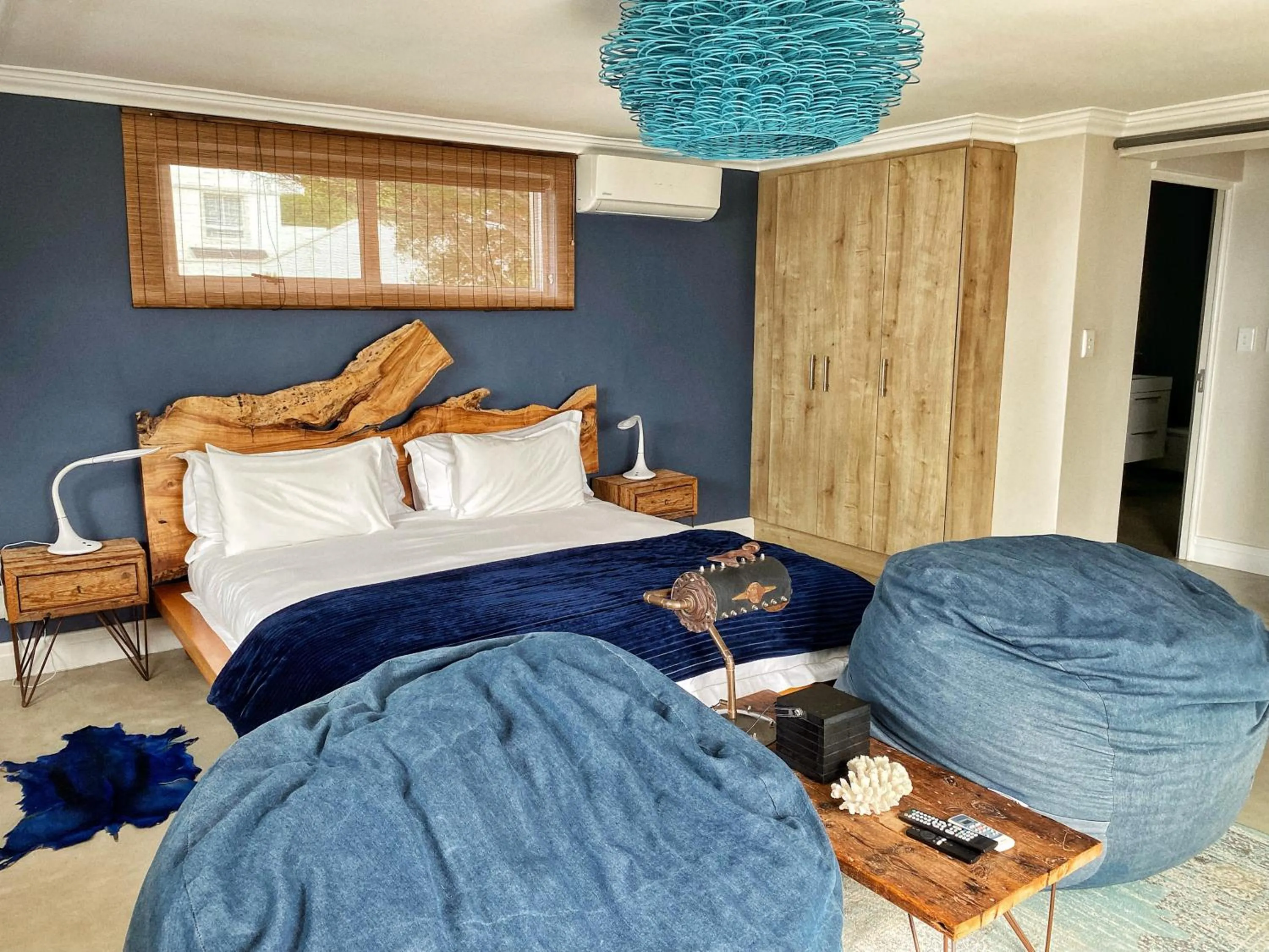 Bed in Residence William French