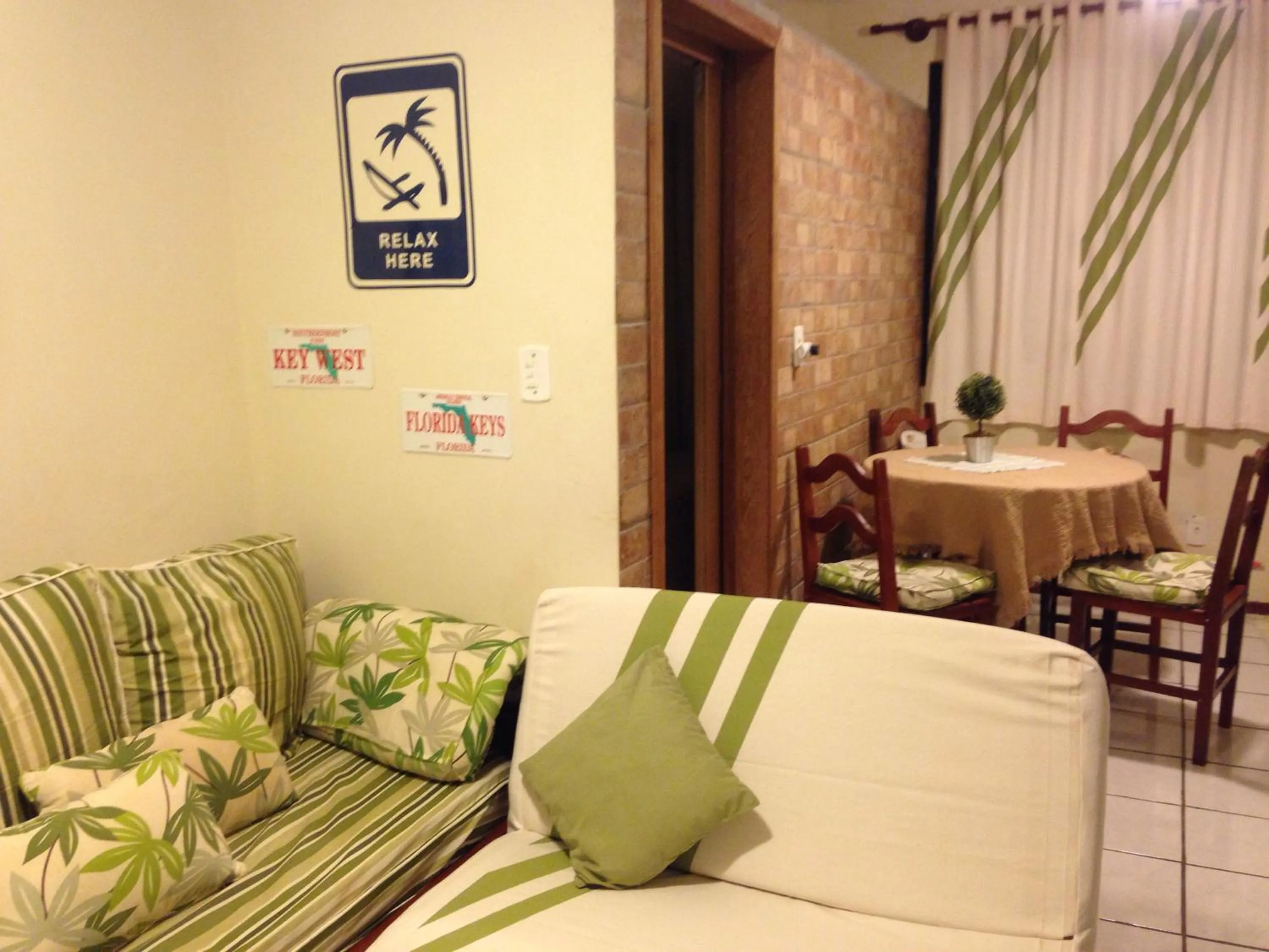 Living room in Condomínio Solar dos Reis