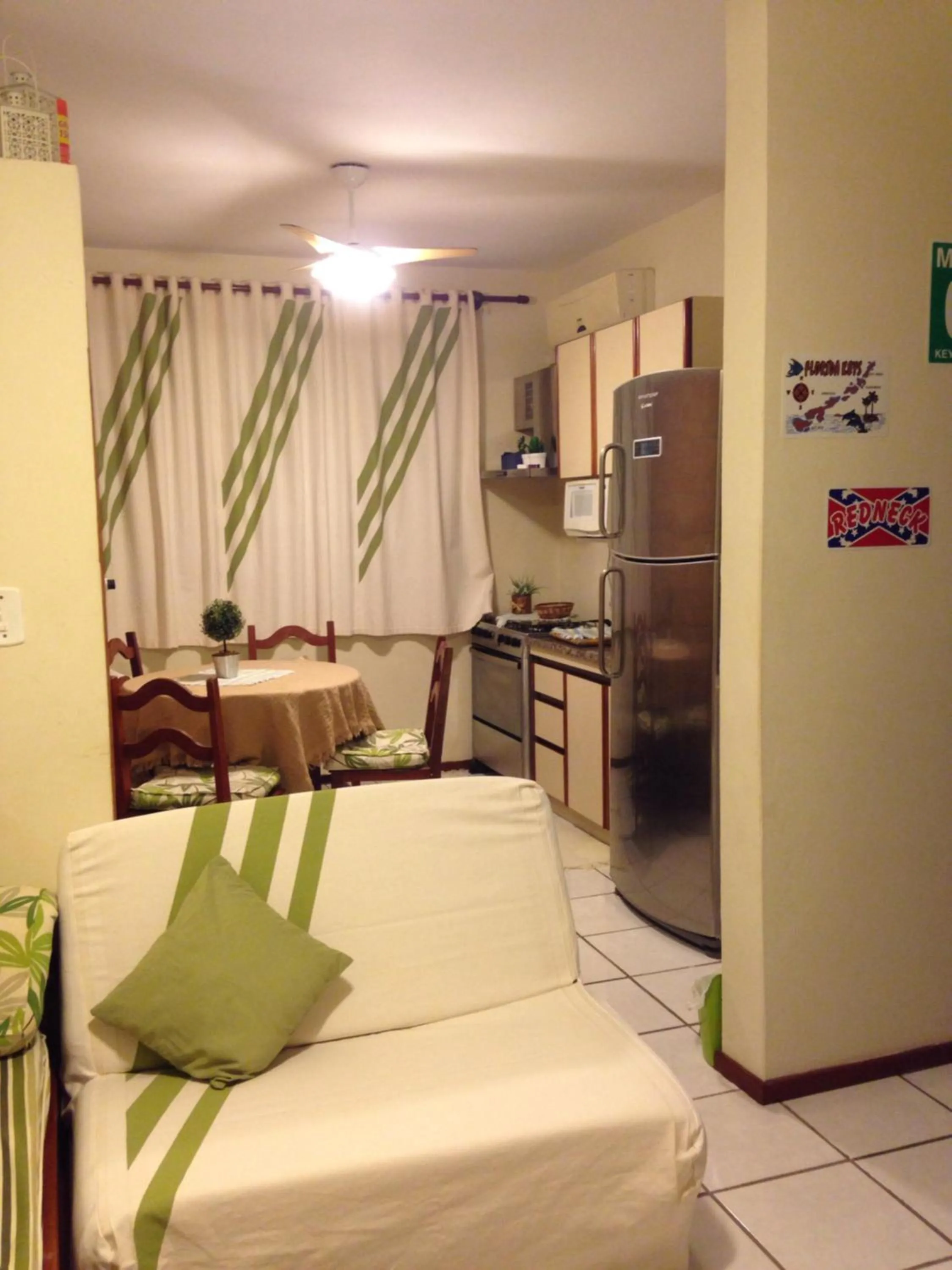 Living room, Bed in Condomínio Solar dos Reis
