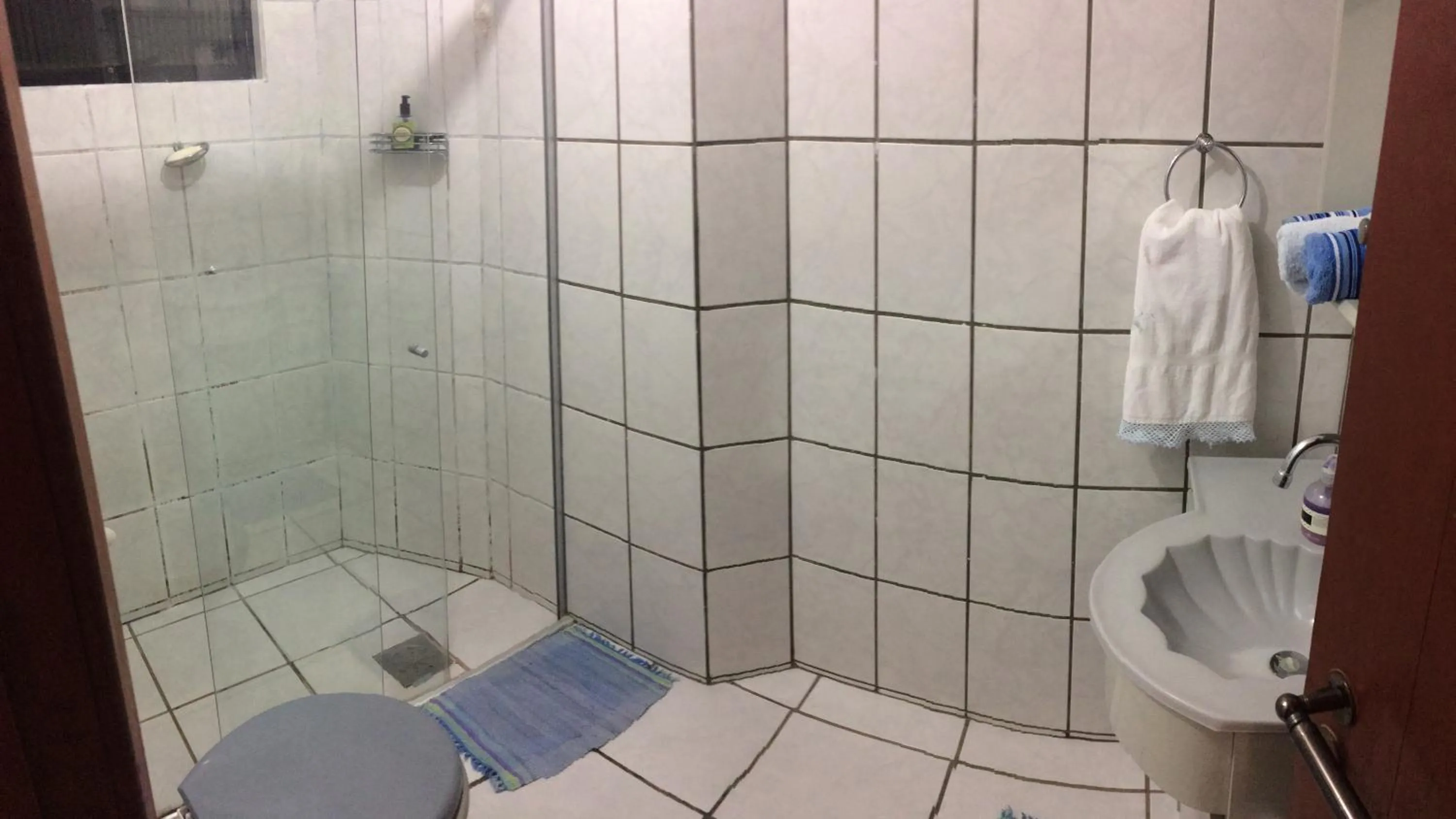 Bathroom in Condomínio Solar dos Reis