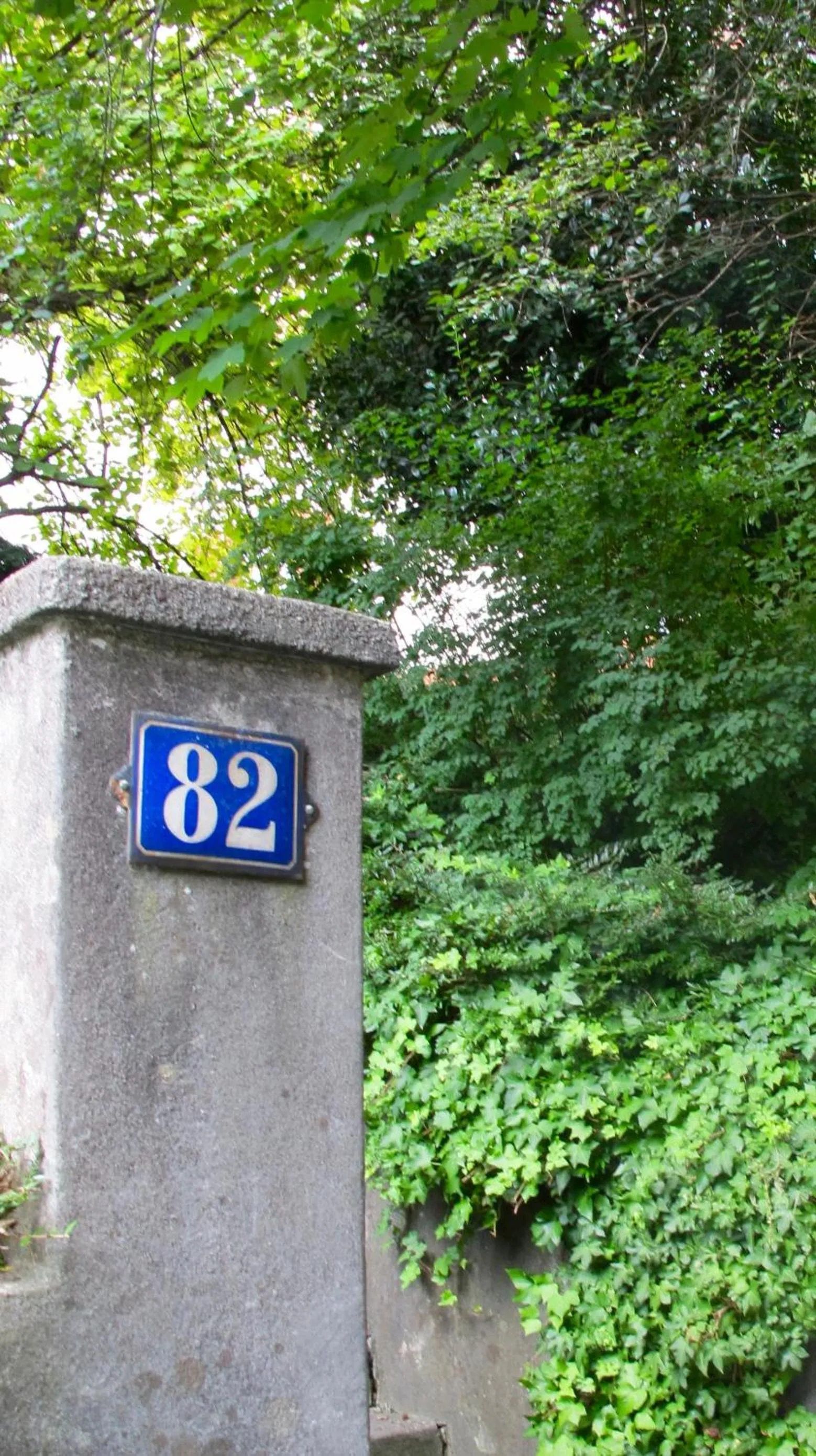 Property building in Zurich Furnished Apartments