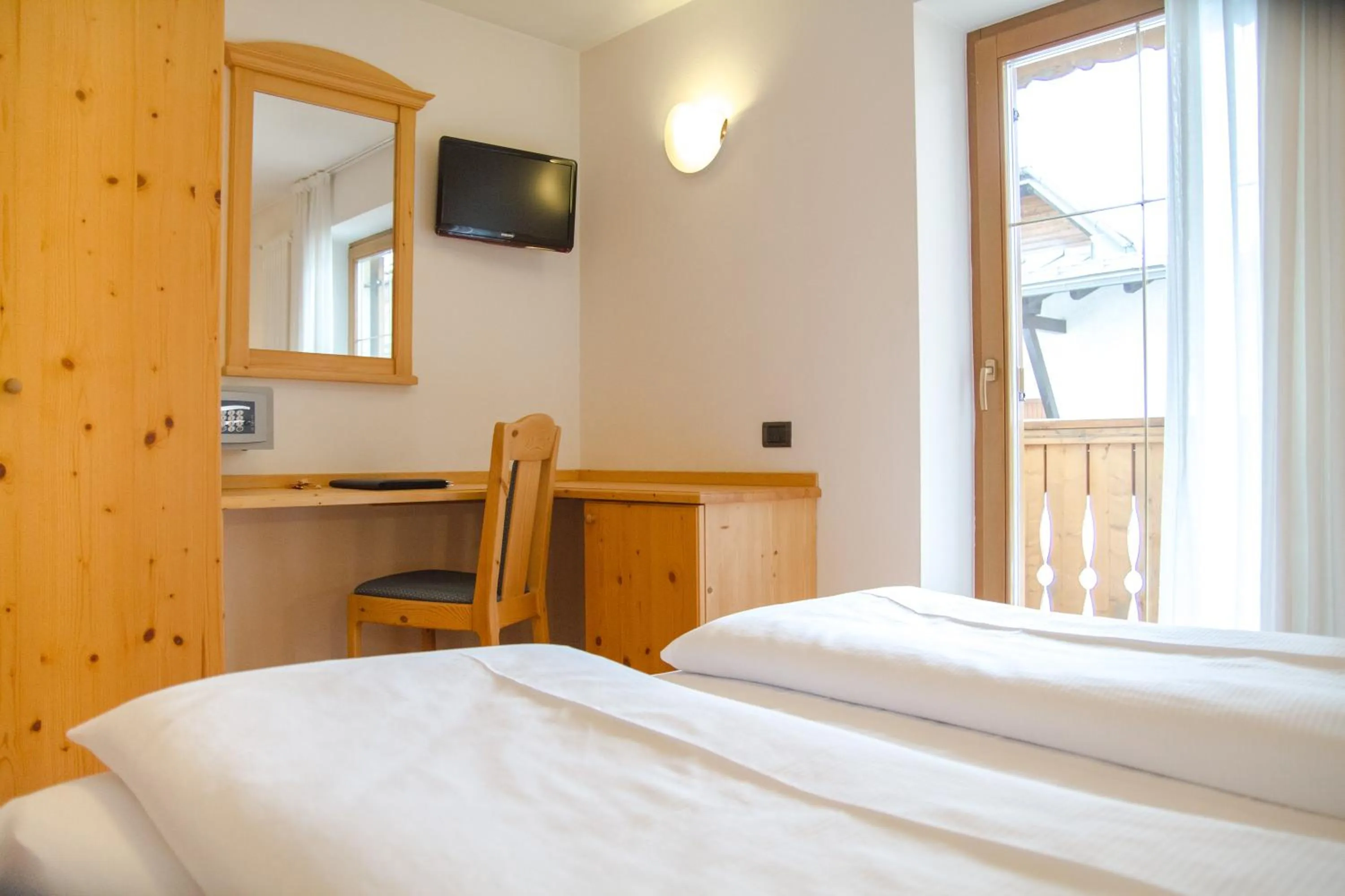 Photo of the whole room, Bed in Hotel Genzianella