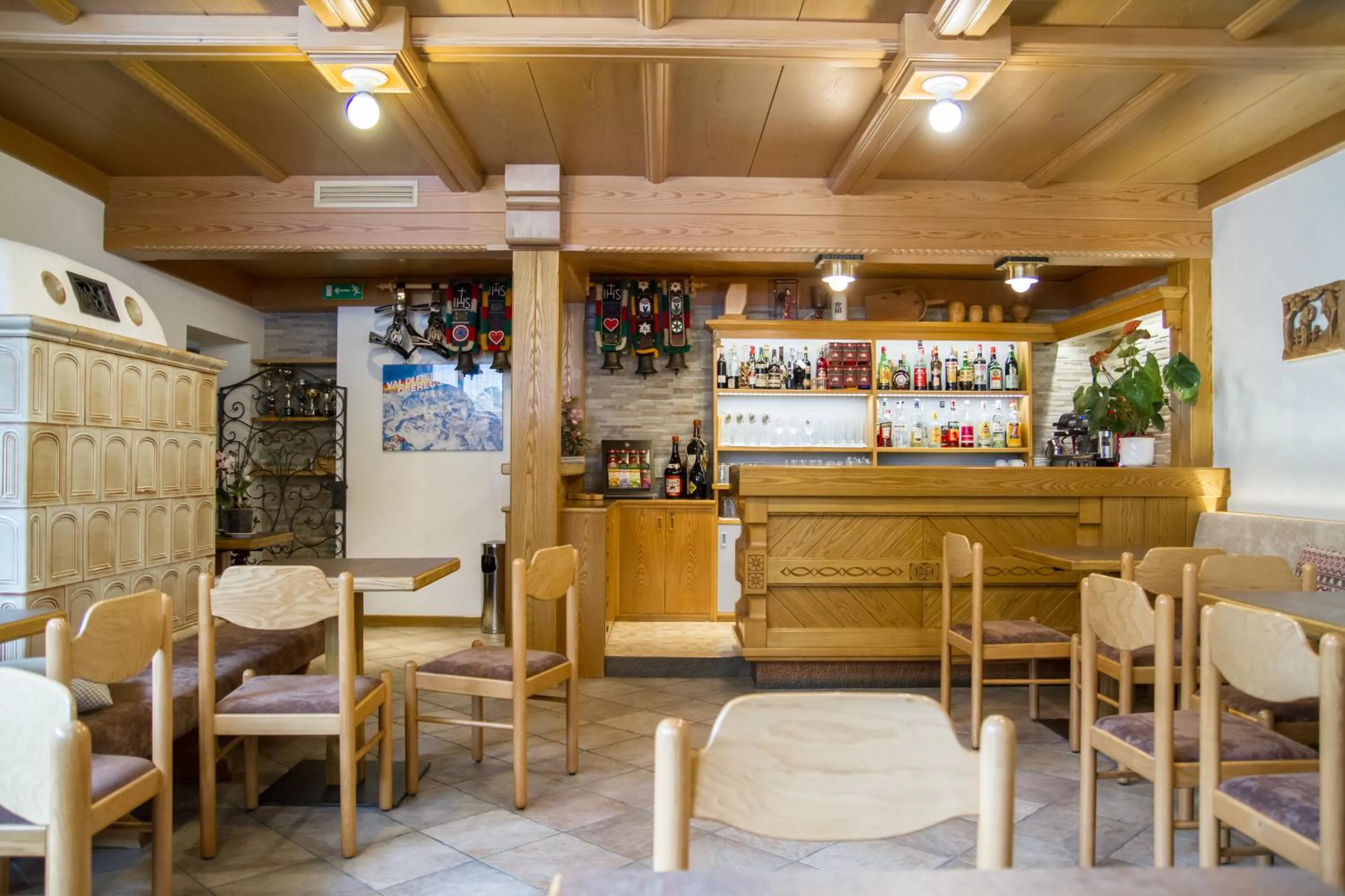 Lounge or bar in Hotel Genzianella