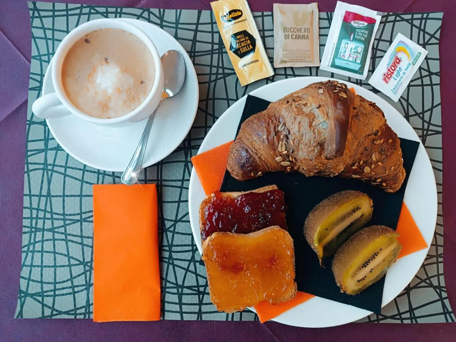 Breakfast in Hotel Padus Meublè Parma