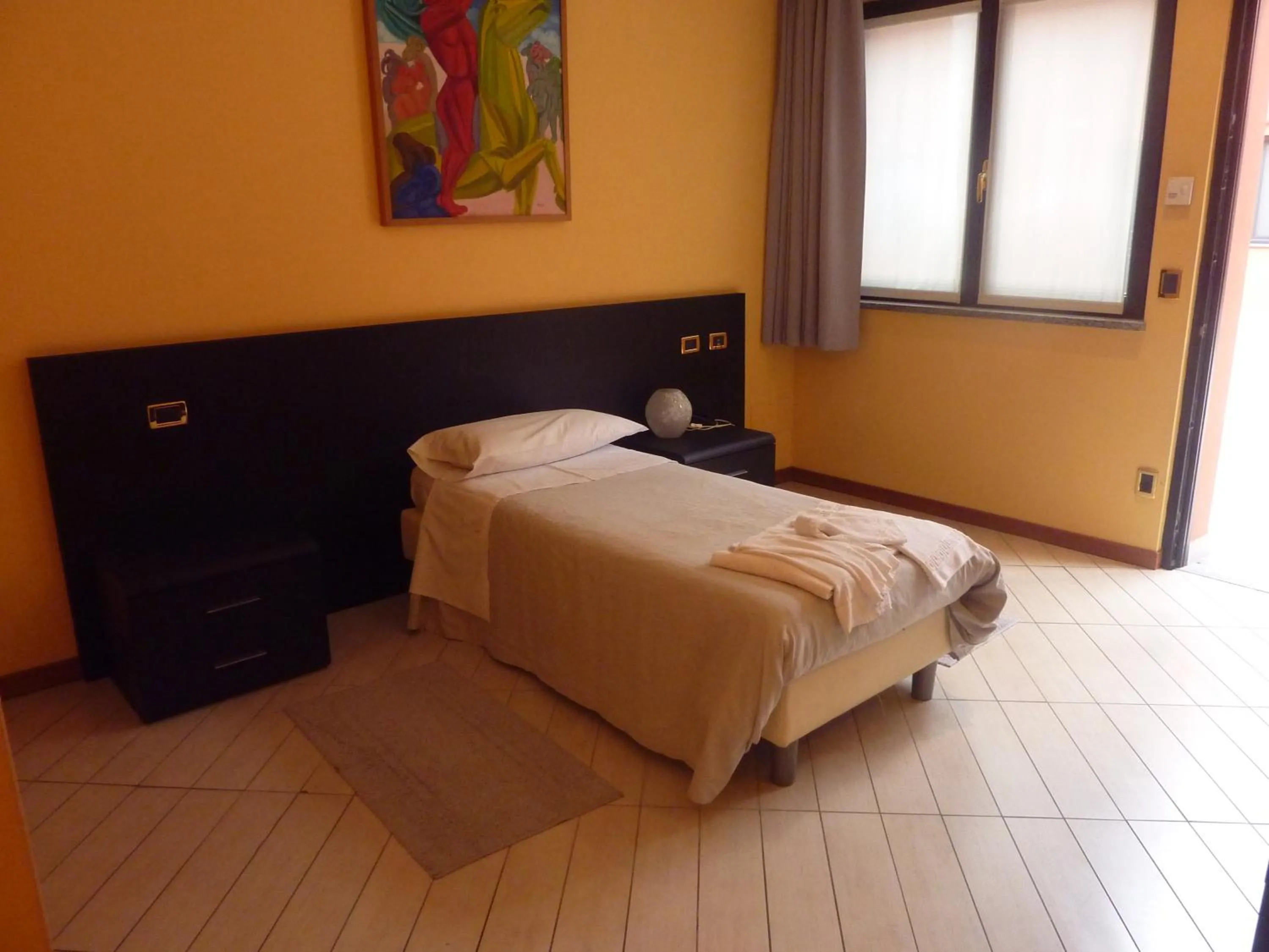 Bedroom, Bed in Hotel Padus Meublè Parma