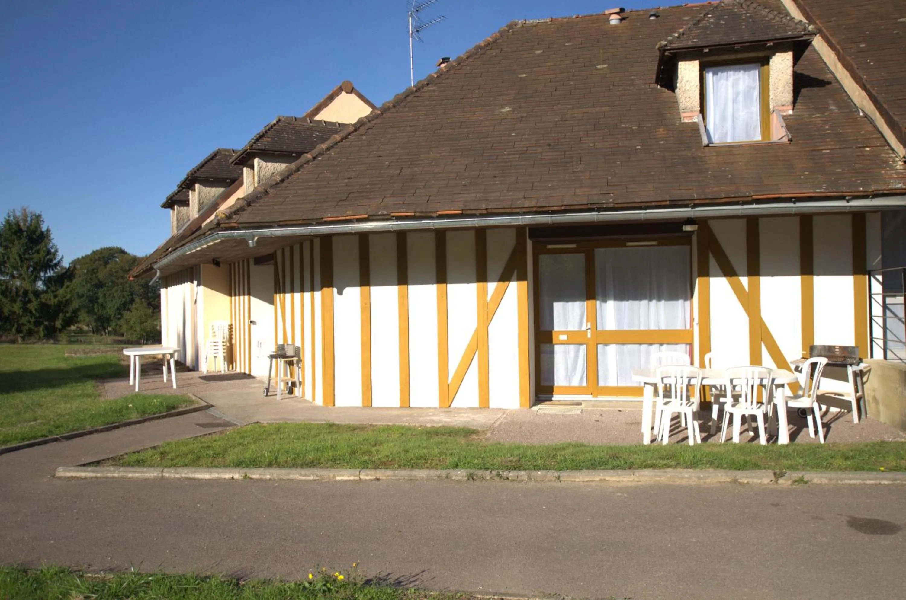 Facade/entrance in Orient Village