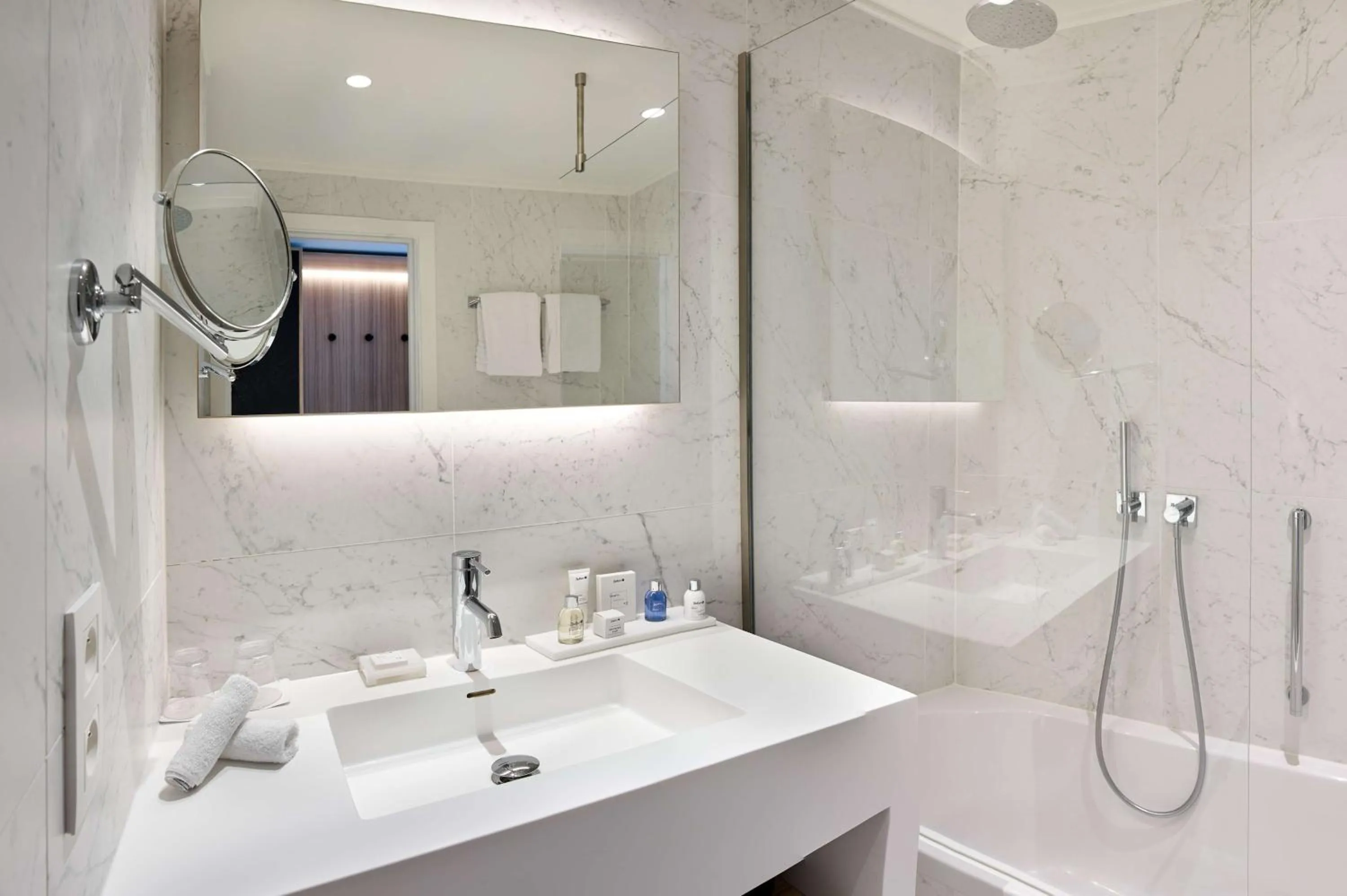 Shower in Radisson BLU Balmoral