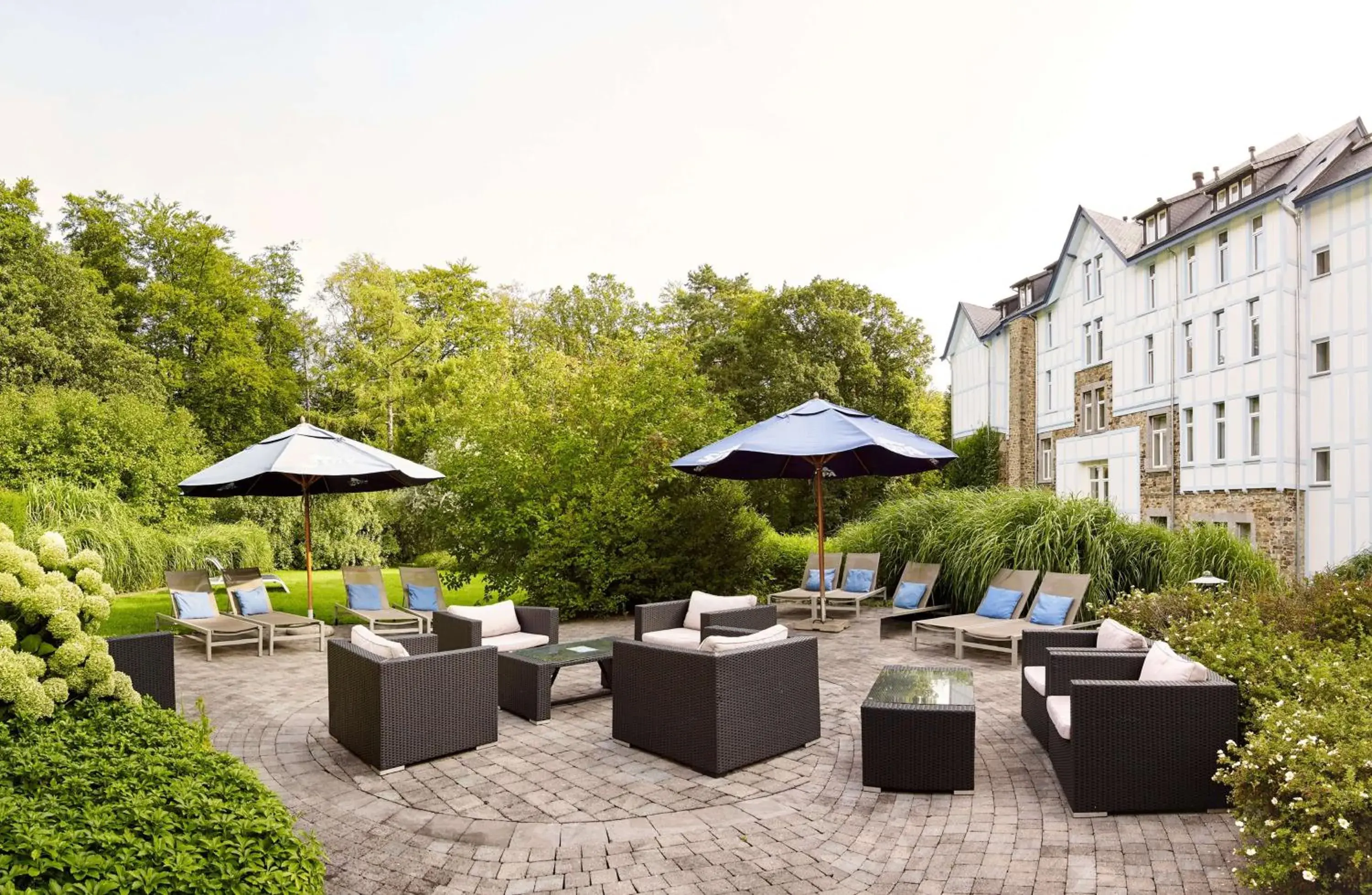 Property building in Radisson BLU Balmoral Property building in Radisson BLU Balmoral