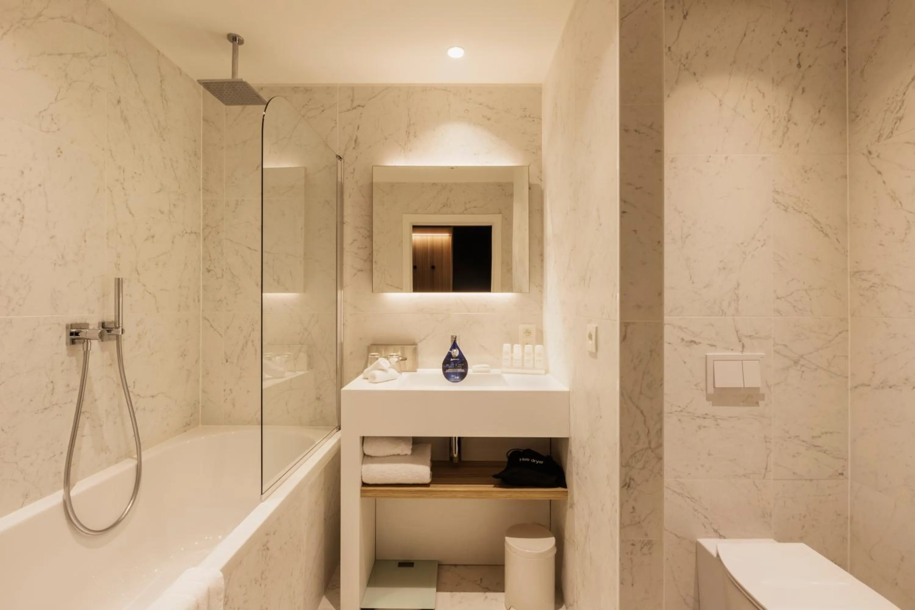 Shower in Radisson BLU Balmoral