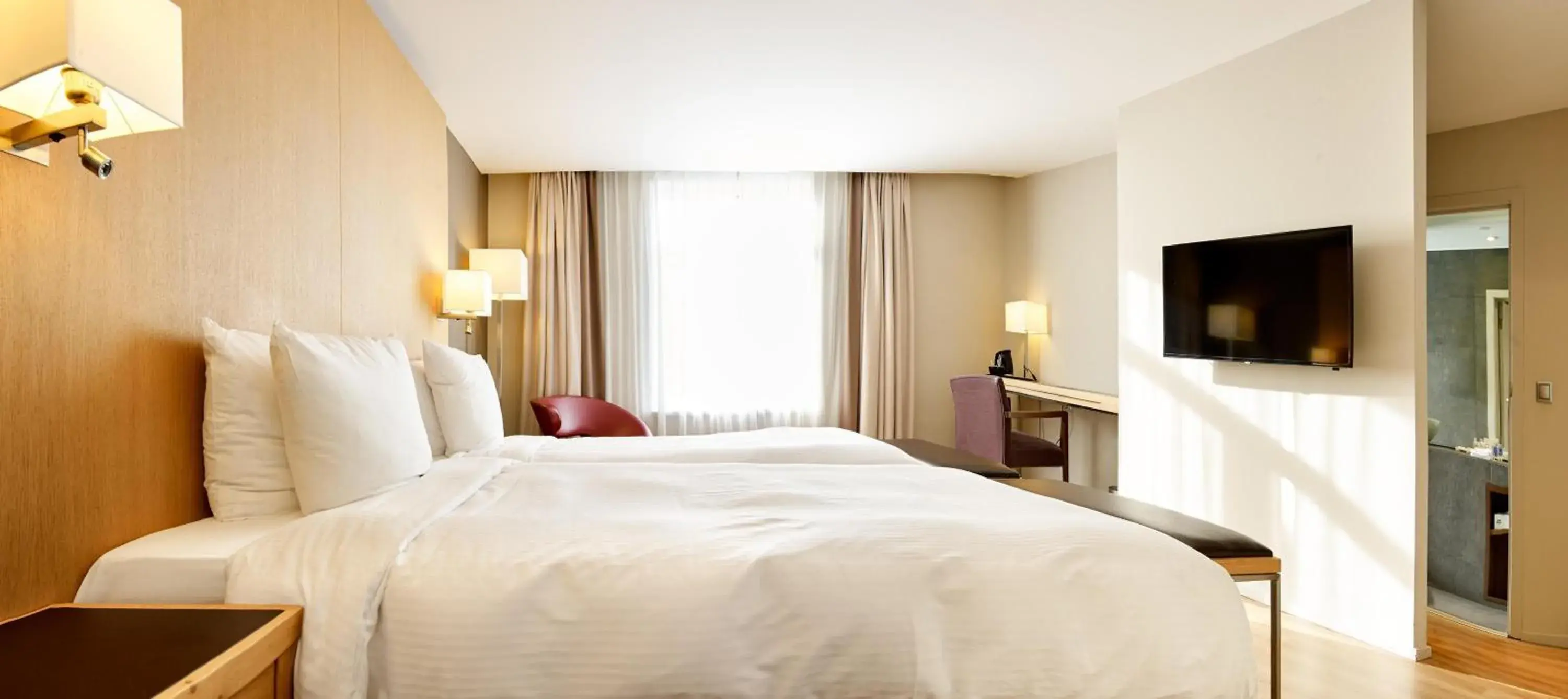 Bedroom, Bed in Radisson BLU Balmoral Bedroom, Bed in Radisson BLU Balmoral