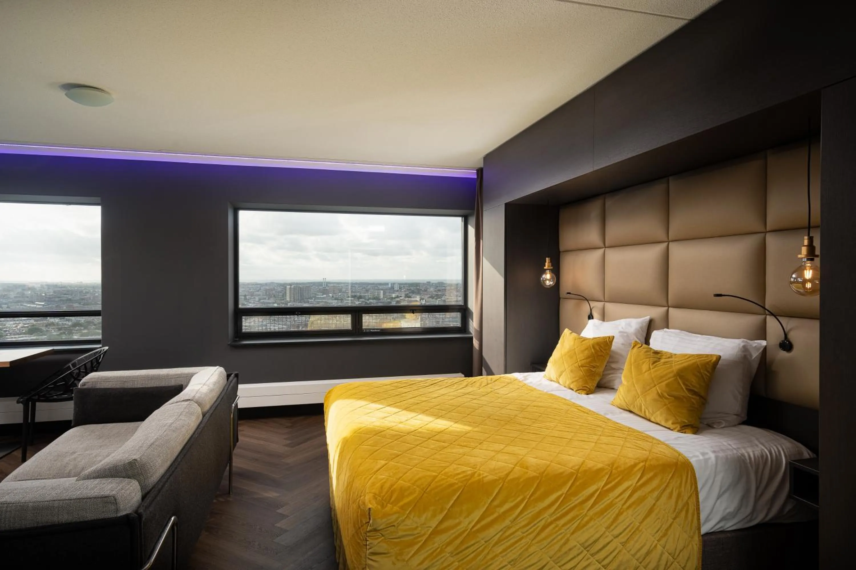 Bed in The Penthouse At The Hague Tower