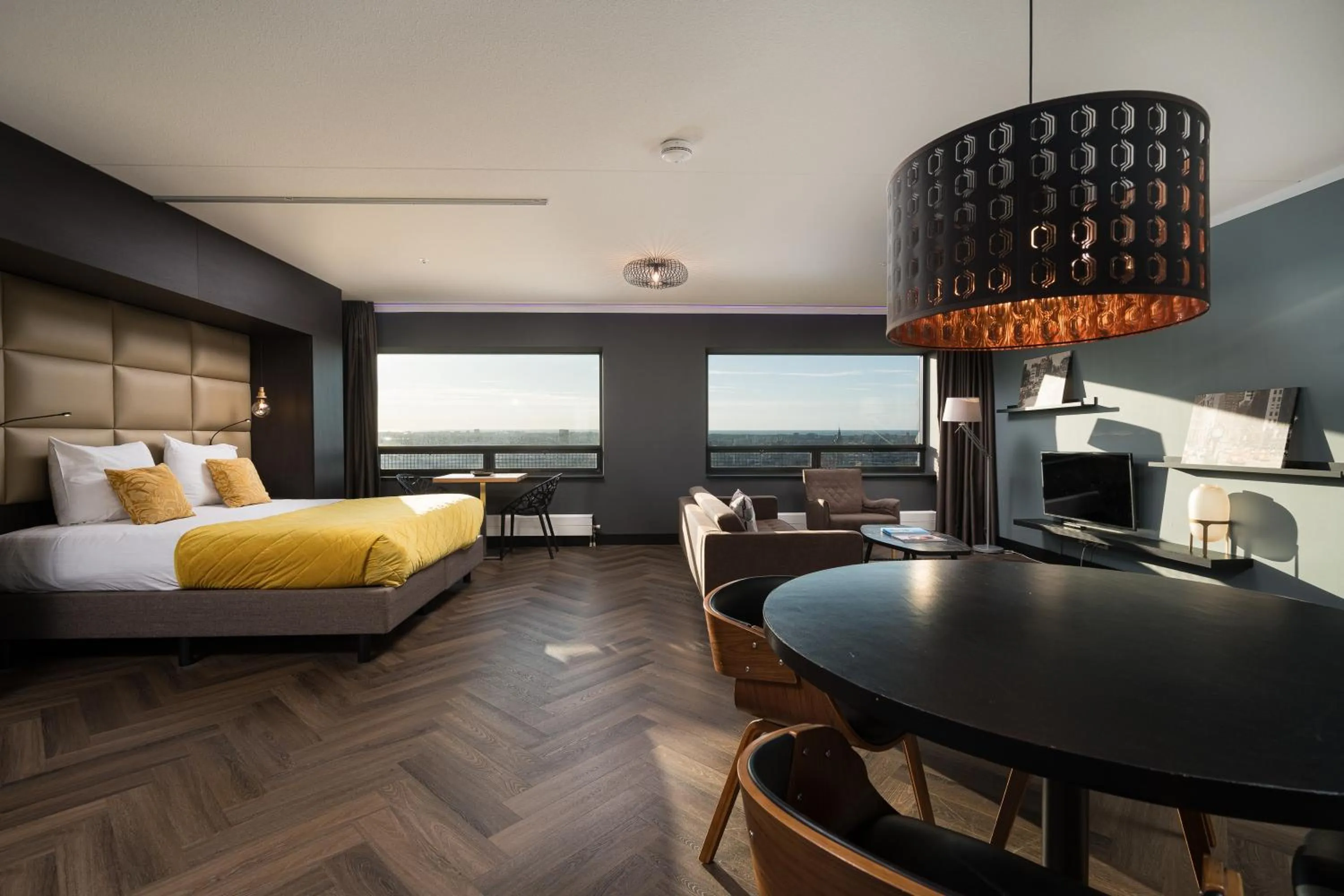 Bed in The Penthouse At The Hague Tower
