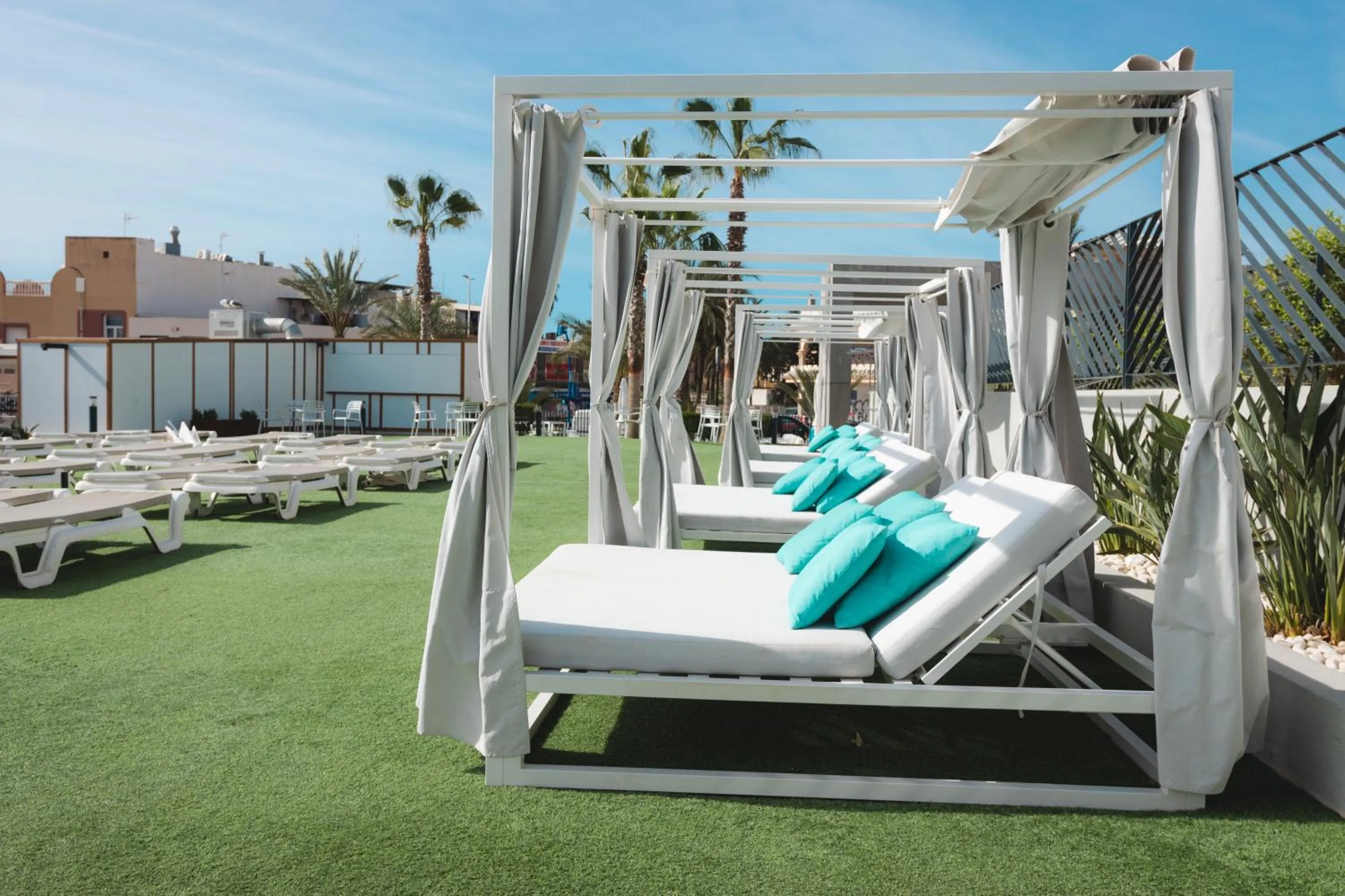 Swimming pool in Dos Playas - 30º hotels