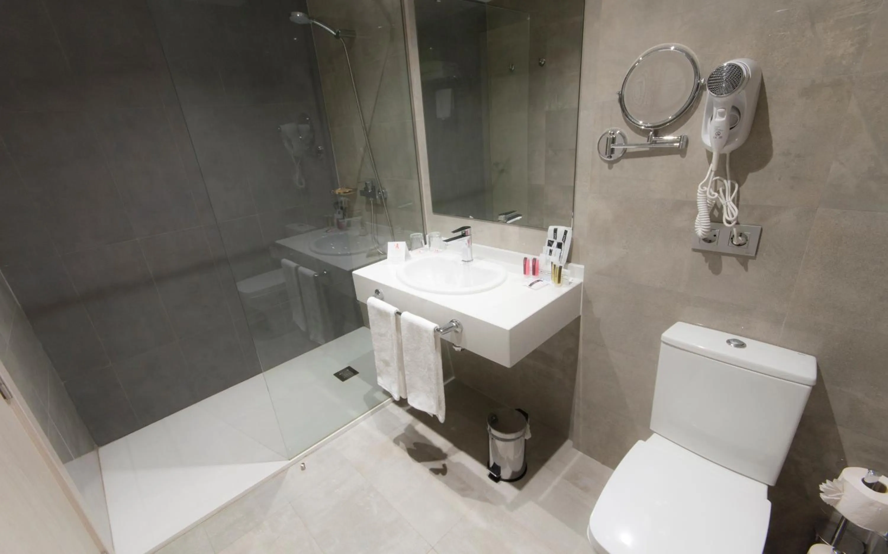 Bathroom in Dos Playas - 30º hotels