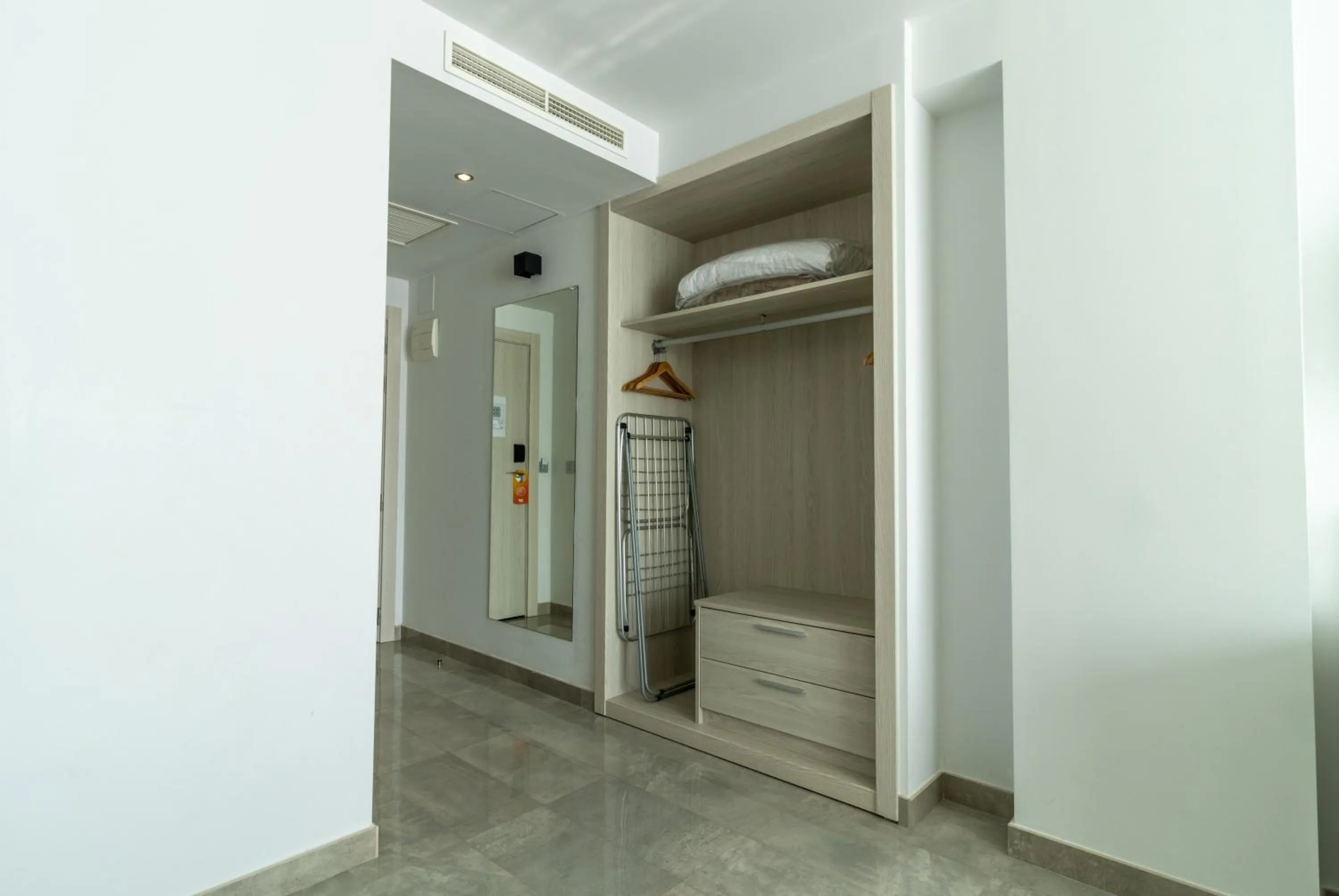 wardrobe in Dos Playas - 30º hotels