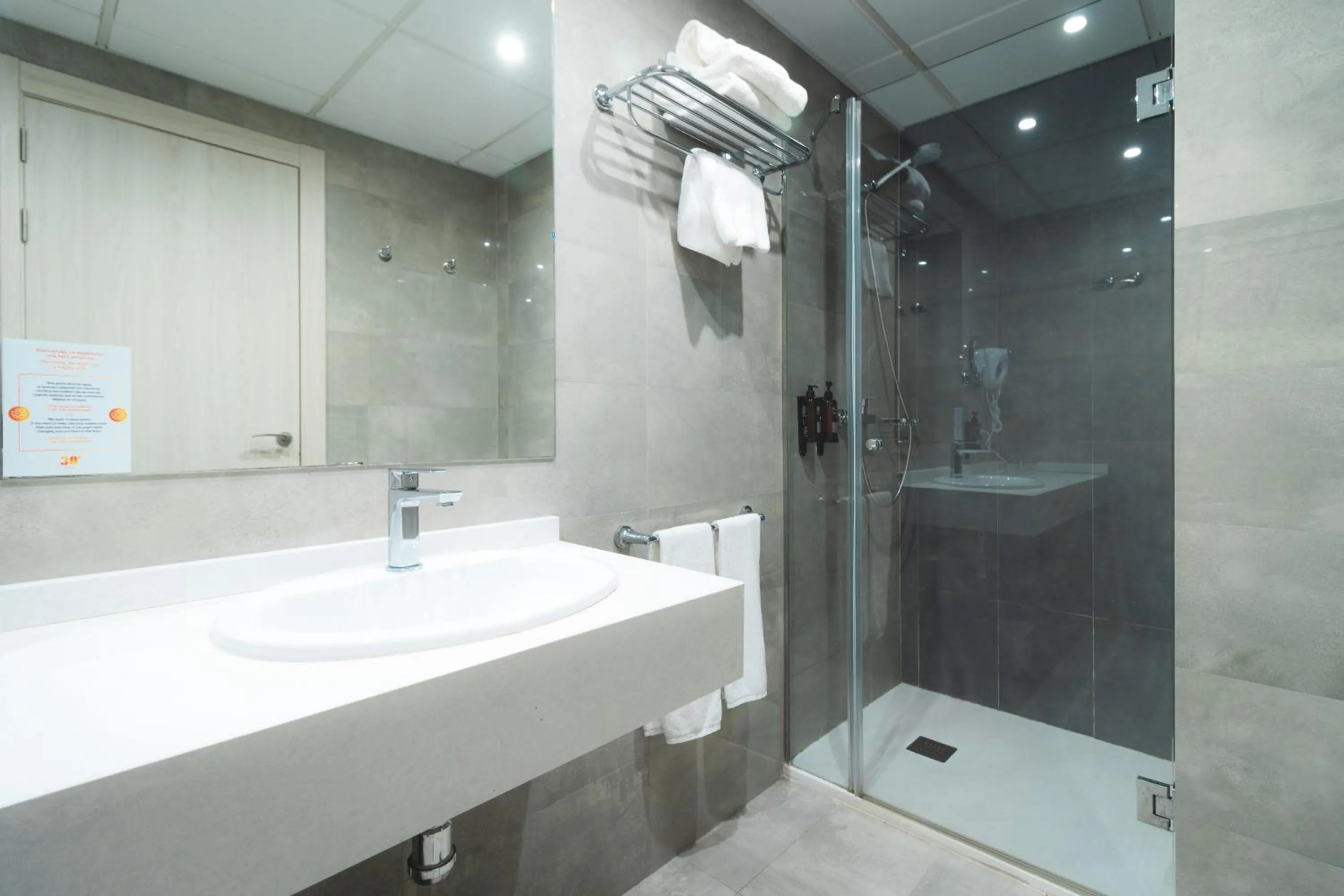 Bathroom in Dos Playas - 30º hotels