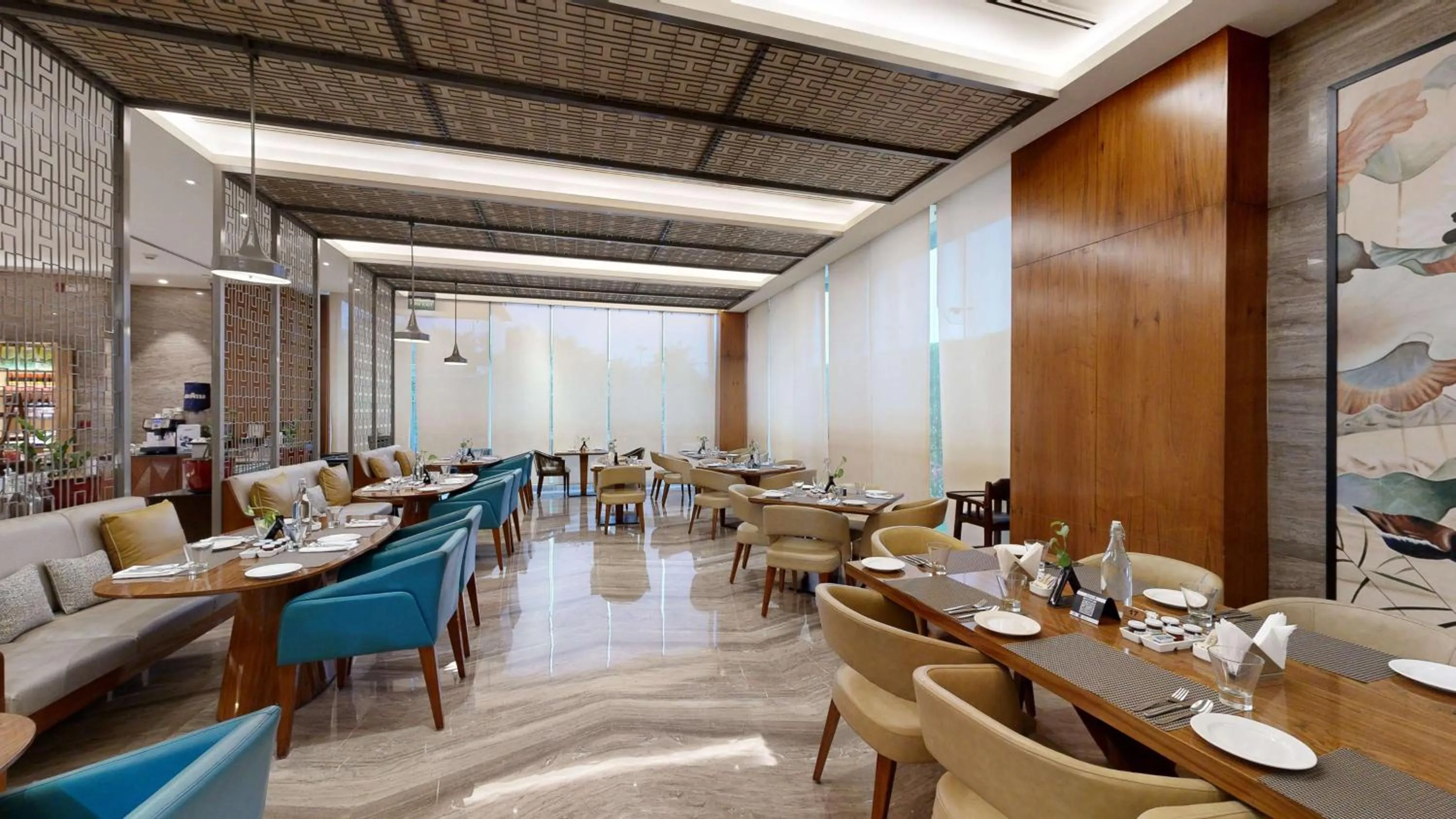 Restaurant/places to eat in Radisson Blu Faridabad