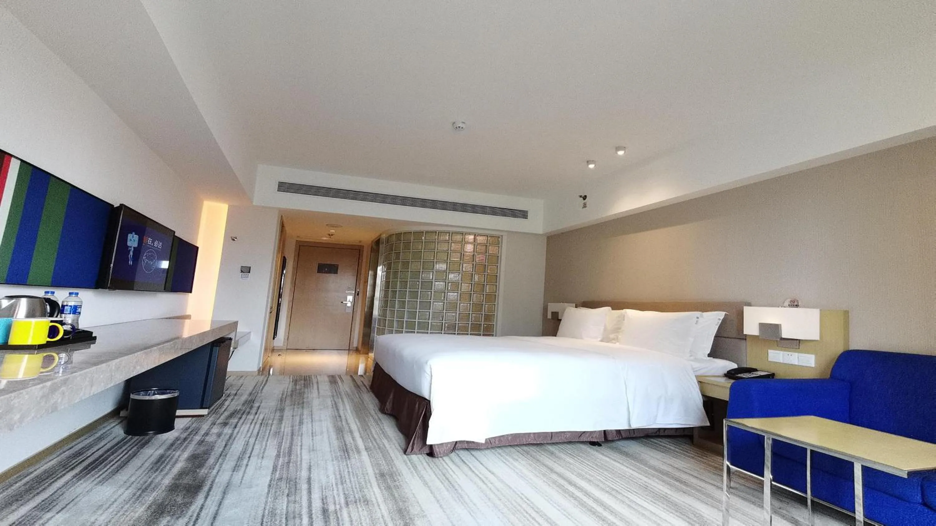 Photo of the whole room in Holiday Inn Express Shenyang Tawan, an IHG Hotel