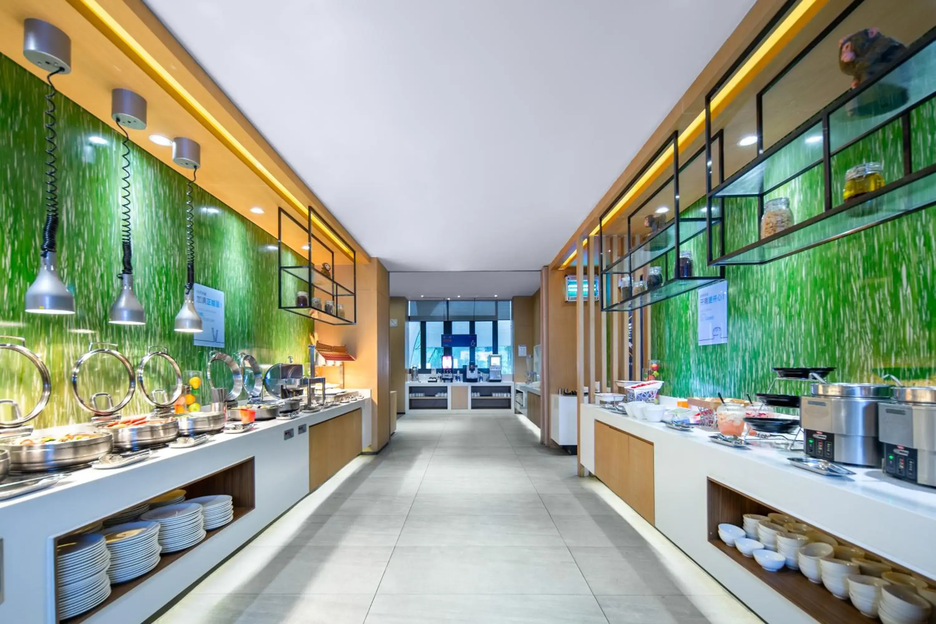 Breakfast in Holiday Inn Express Emei Mountain, an IHG Hotel Breakfast in Holiday Inn Express Emei Mountain, an IHG Hotel