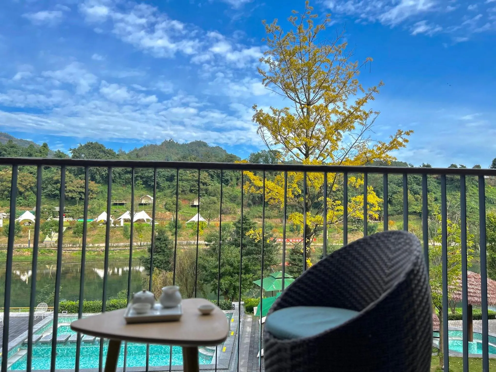 Photo of the whole room in Holiday Inn Express Emei Mountain, an IHG Hotel