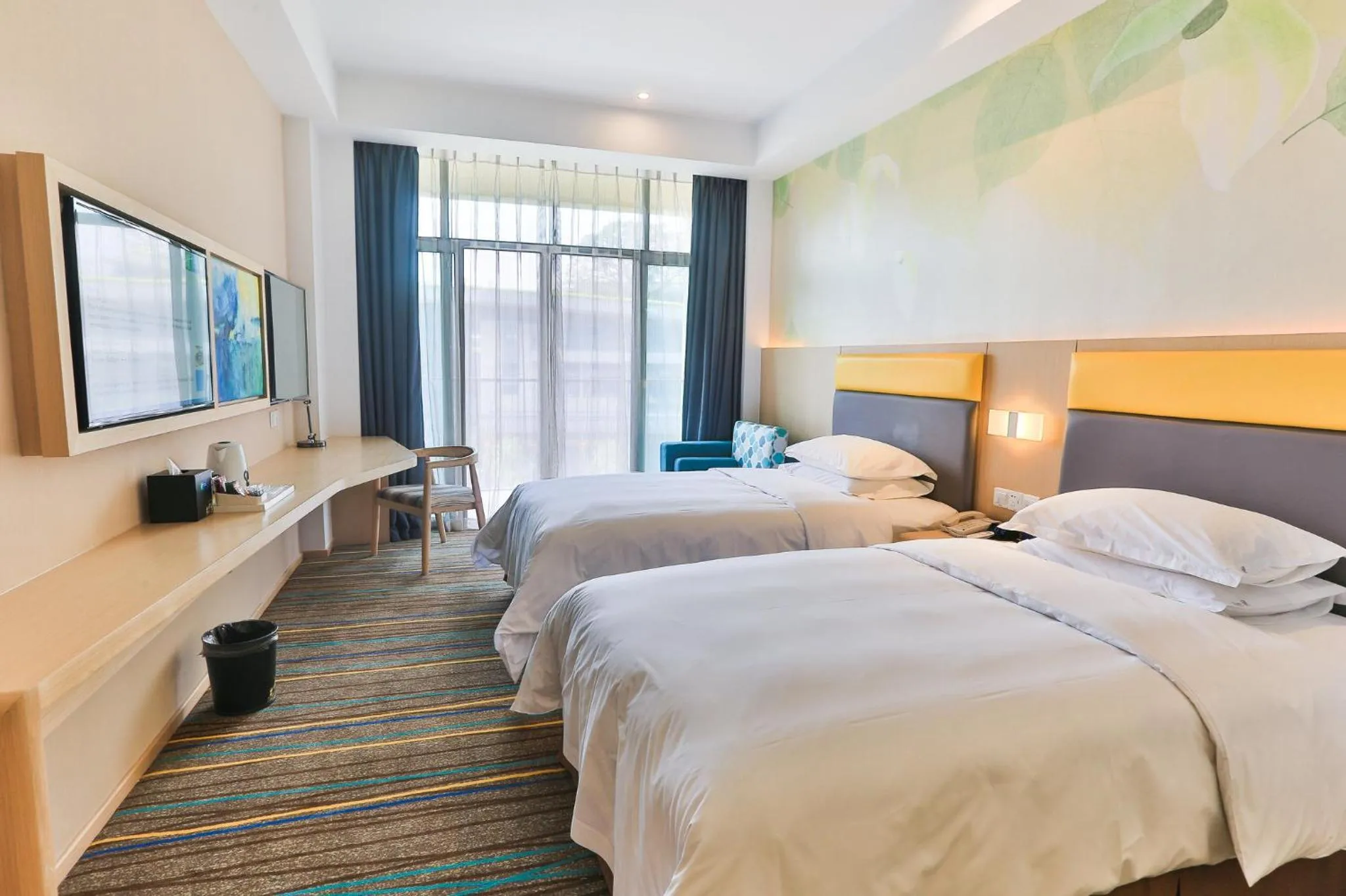 Photo of the whole room in Holiday Inn Express Emei Mountain, an IHG Hotel