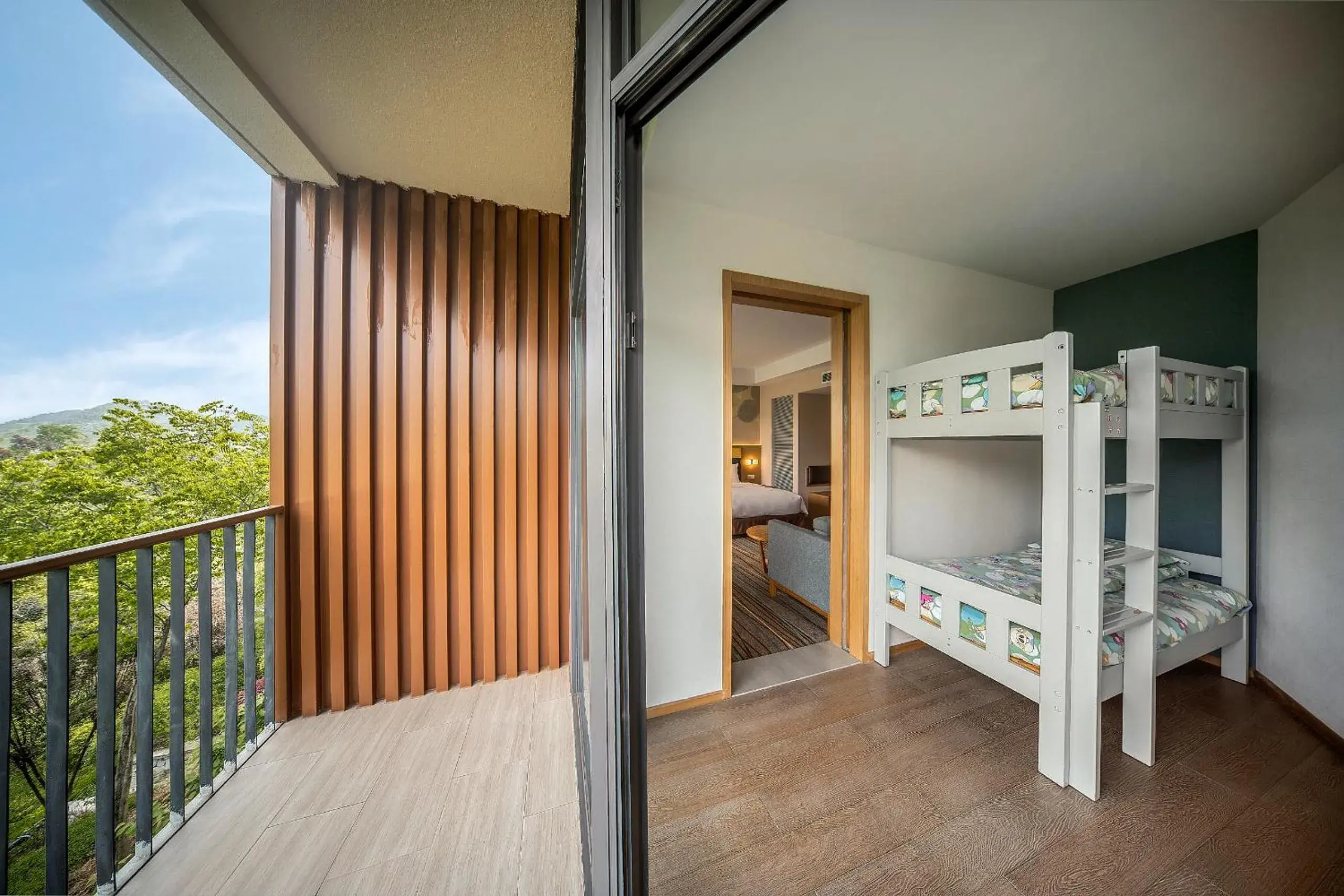 Bedroom in Holiday Inn Express Emei Mountain, an IHG Hotel Bedroom in Holiday Inn Express Emei Mountain, an IHG Hotel