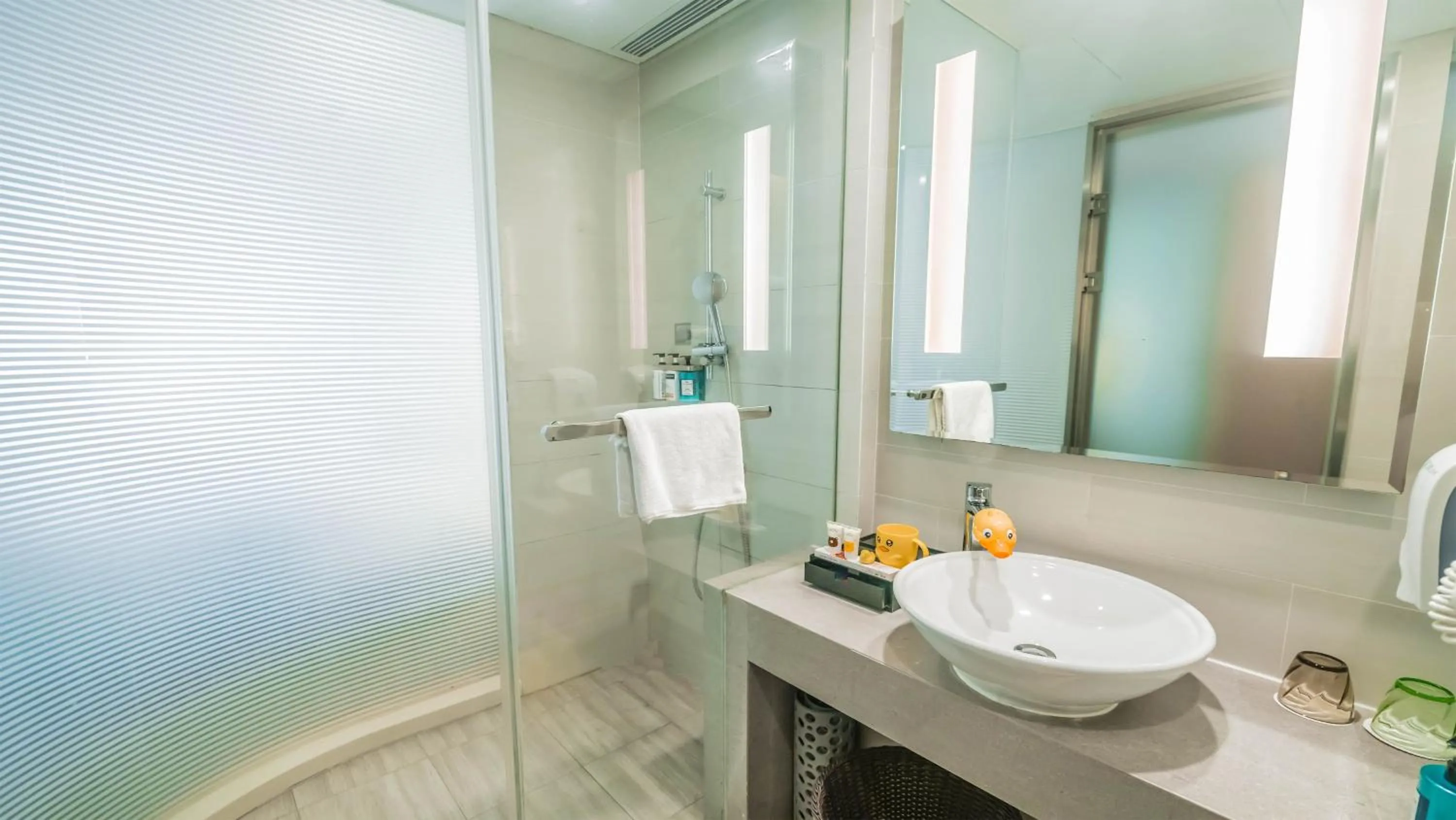 Bedroom in Holiday Inn Express Emei Mountain, an IHG Hotel