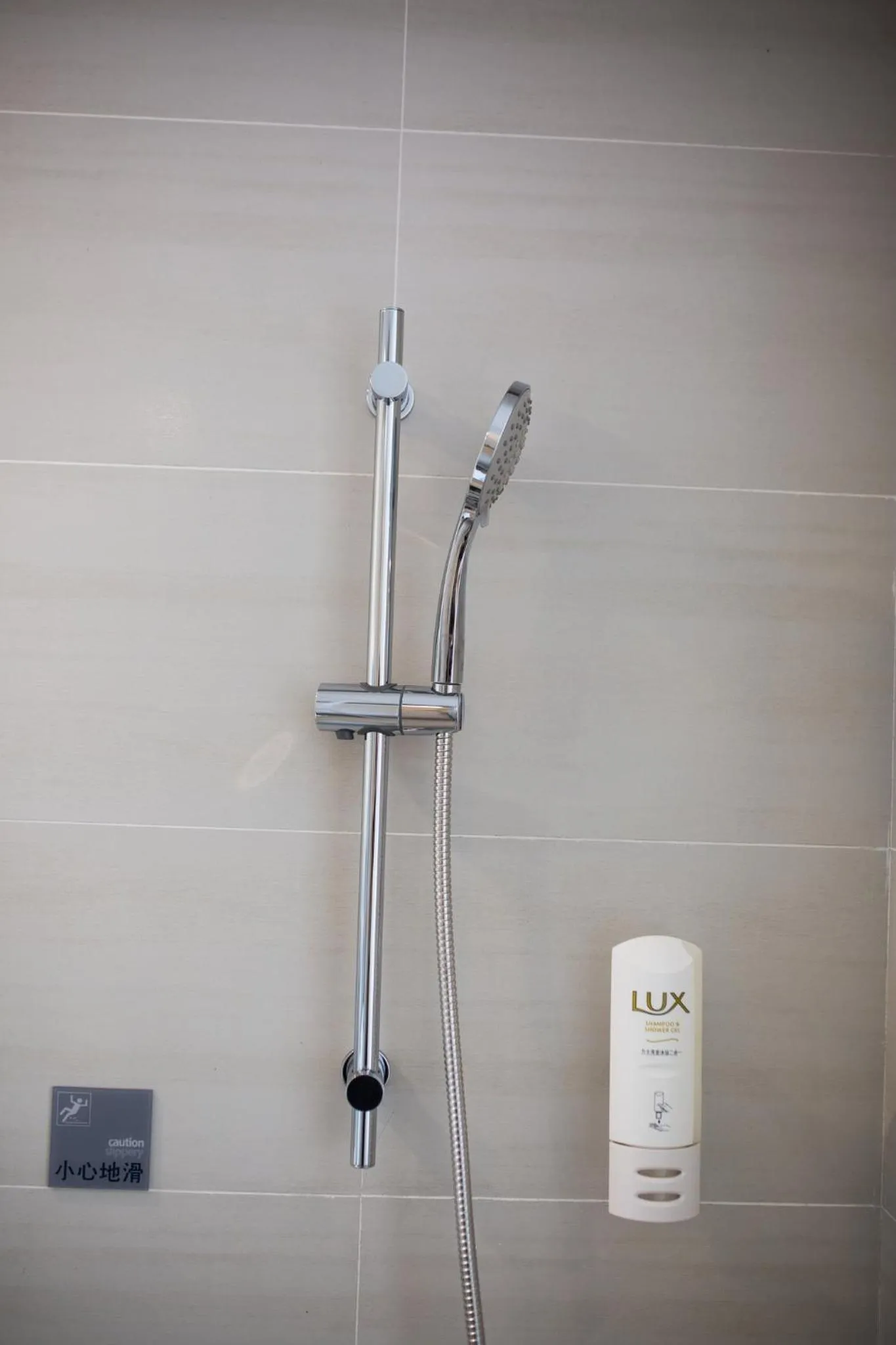 Photo of the whole room in Holiday Inn Express Emei Mountain, an IHG Hotel