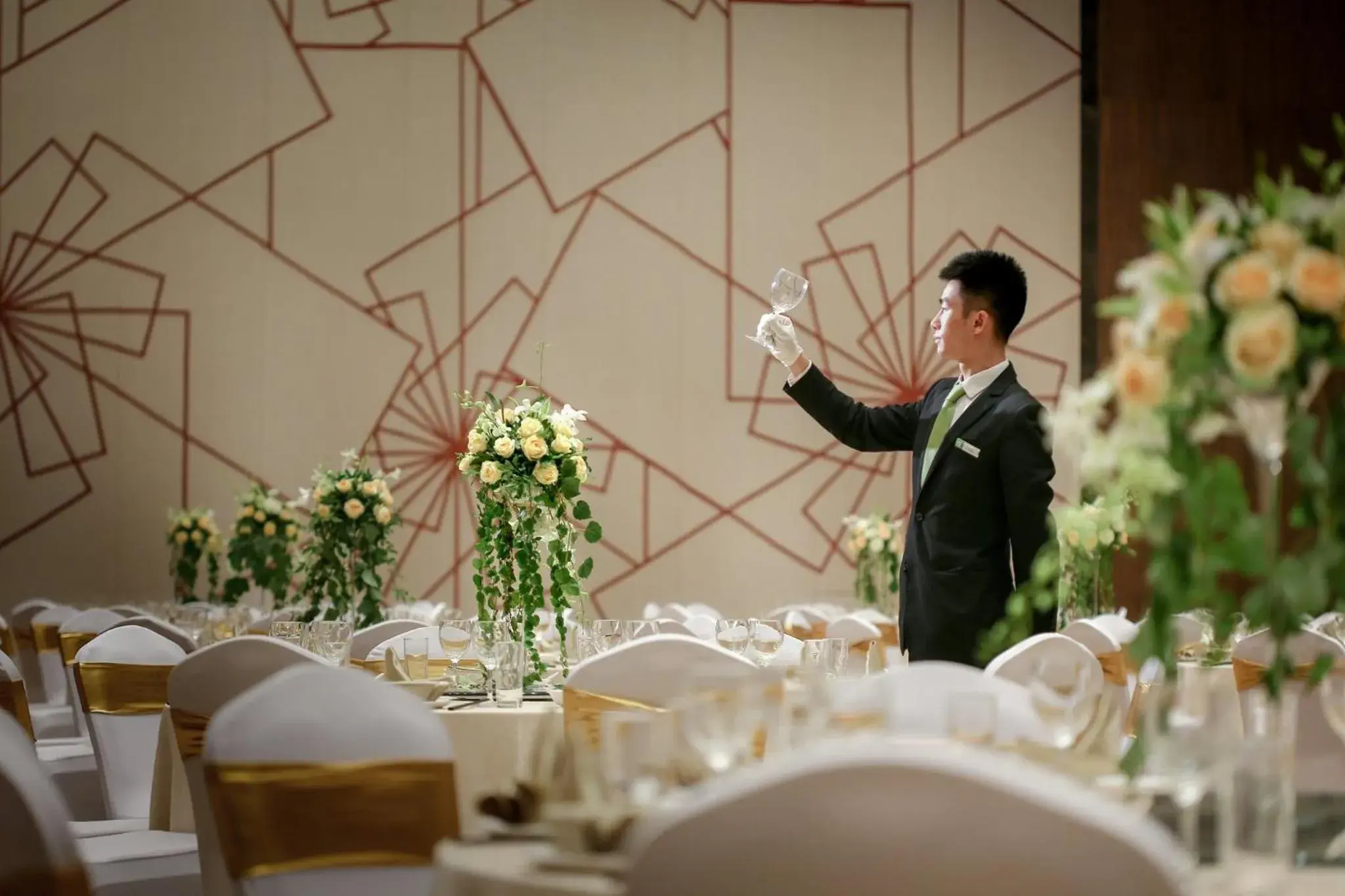 Restaurant/places to eat in Holiday Inn Chengdu Qinhuang by IHG Restaurant/places to eat in Holiday Inn Chengdu Qinhuang by IHG