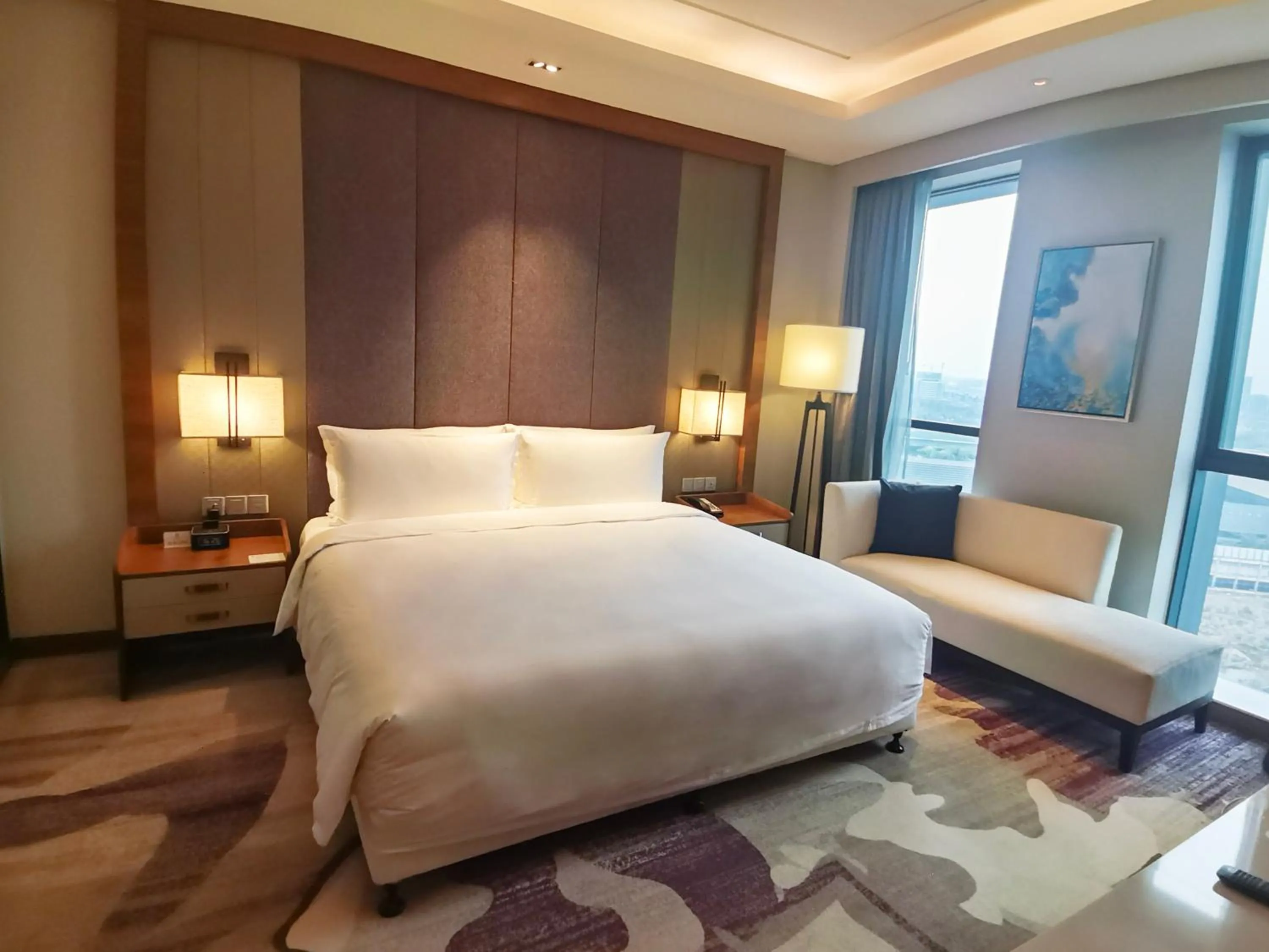 Bedroom in Holiday Inn Chengdu Qinhuang by IHG