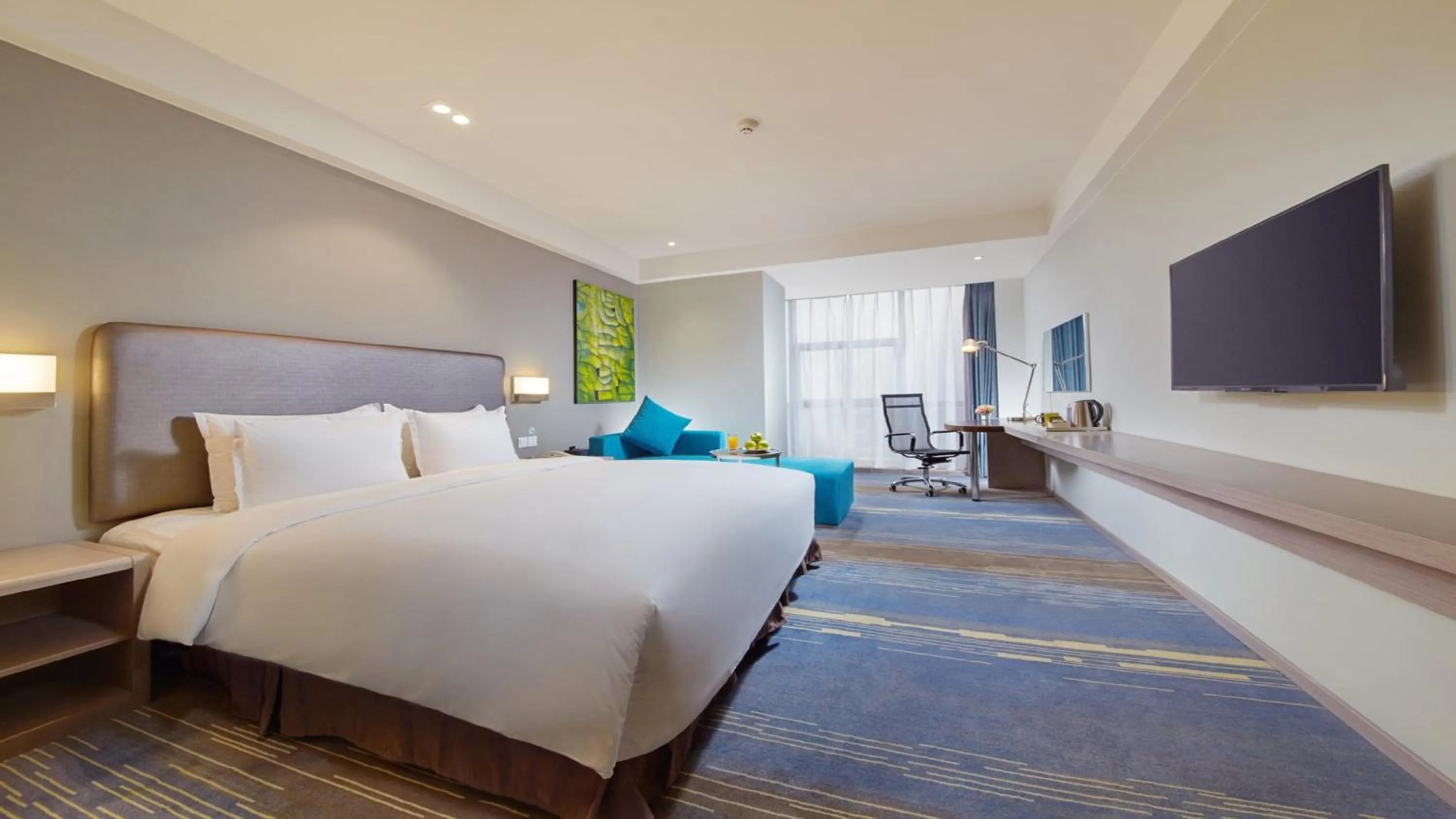 Photo of the whole room, Bed in Holiday Inn Express Panjin Downtown by IHG
