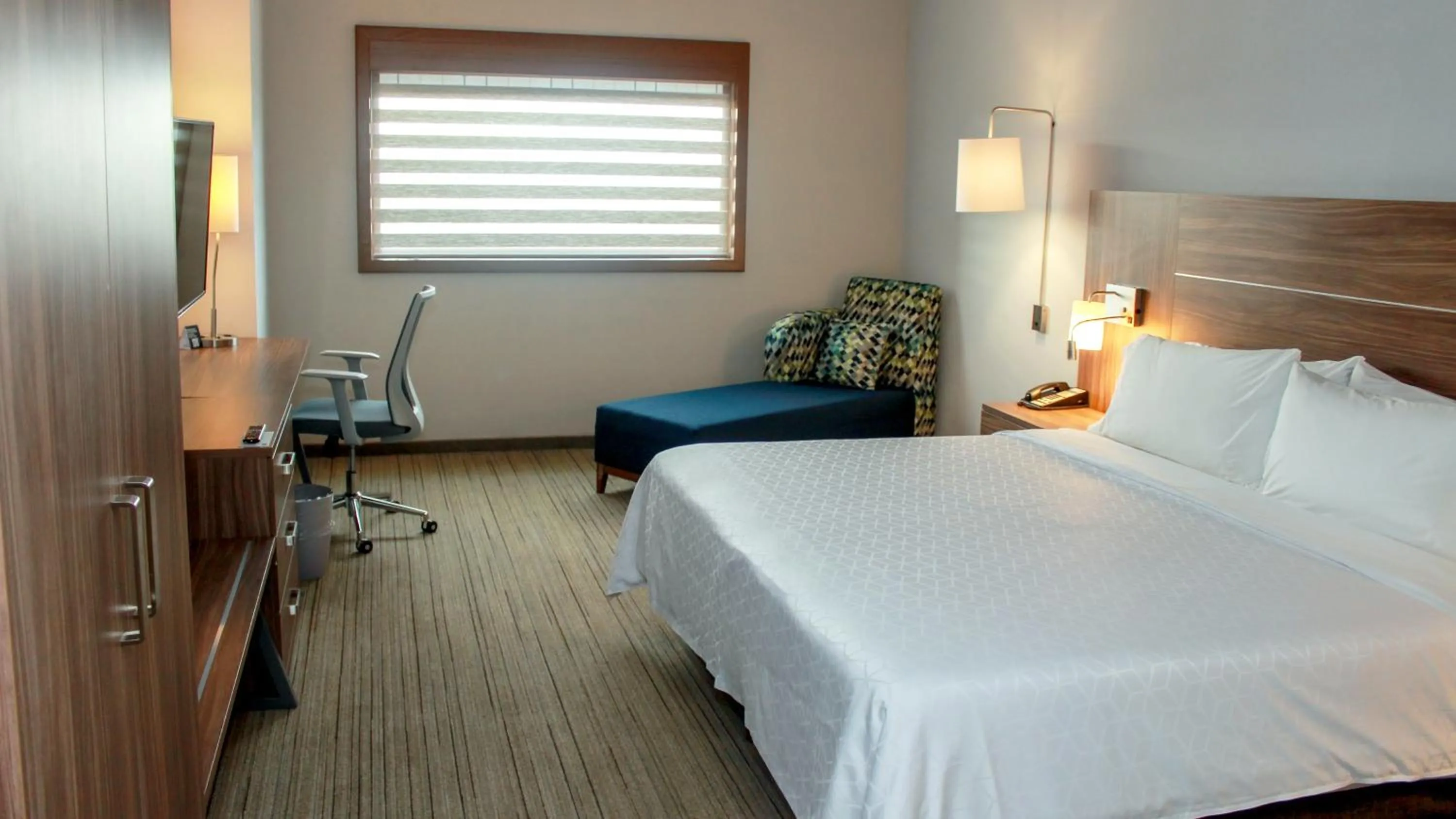 Bed in Holiday Inn Express & Suites - Ciudad Obregon by IHG