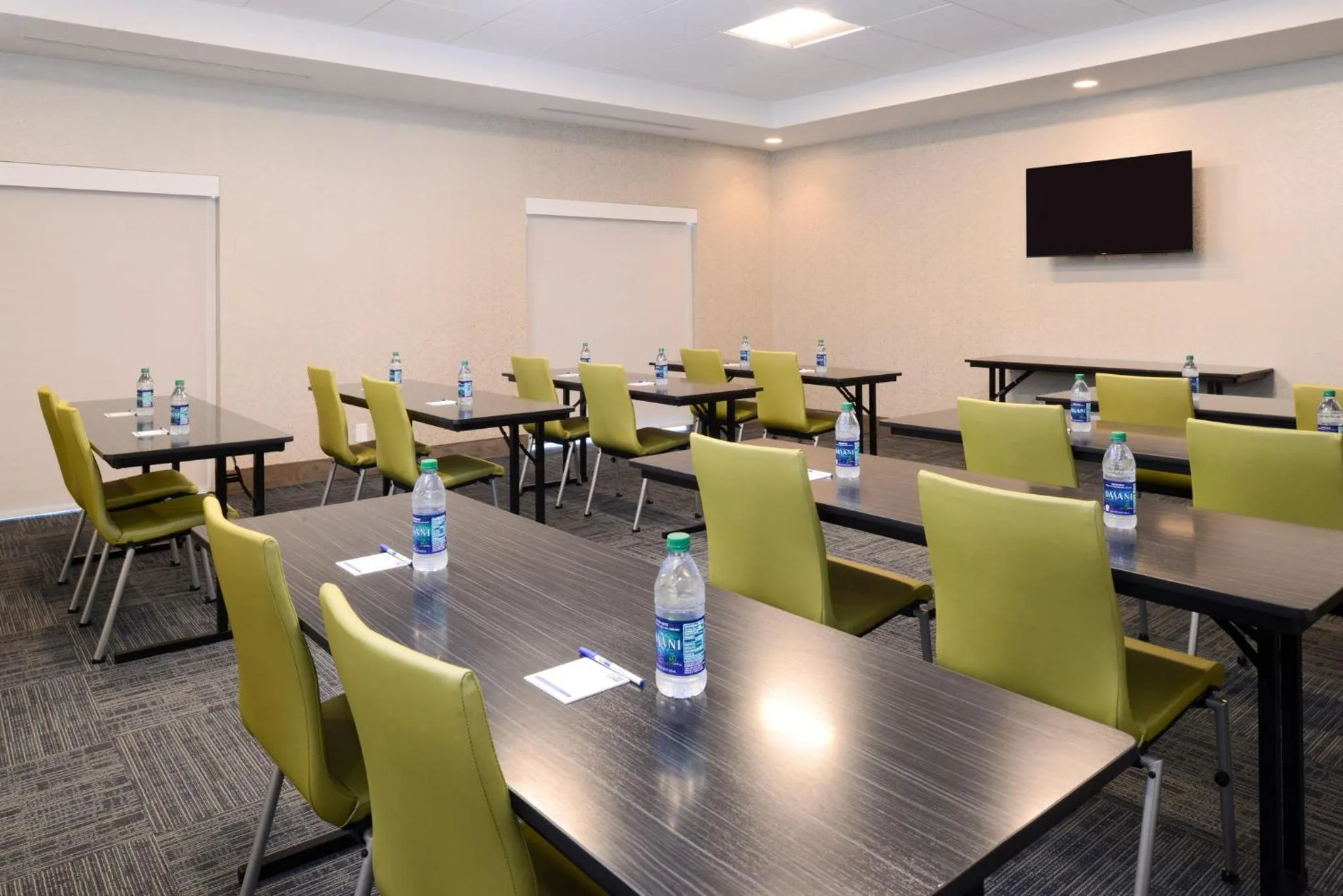 Meeting/conference room in Holiday Inn Express & Suites - St. Petersburg - Madeira Beach by IHG