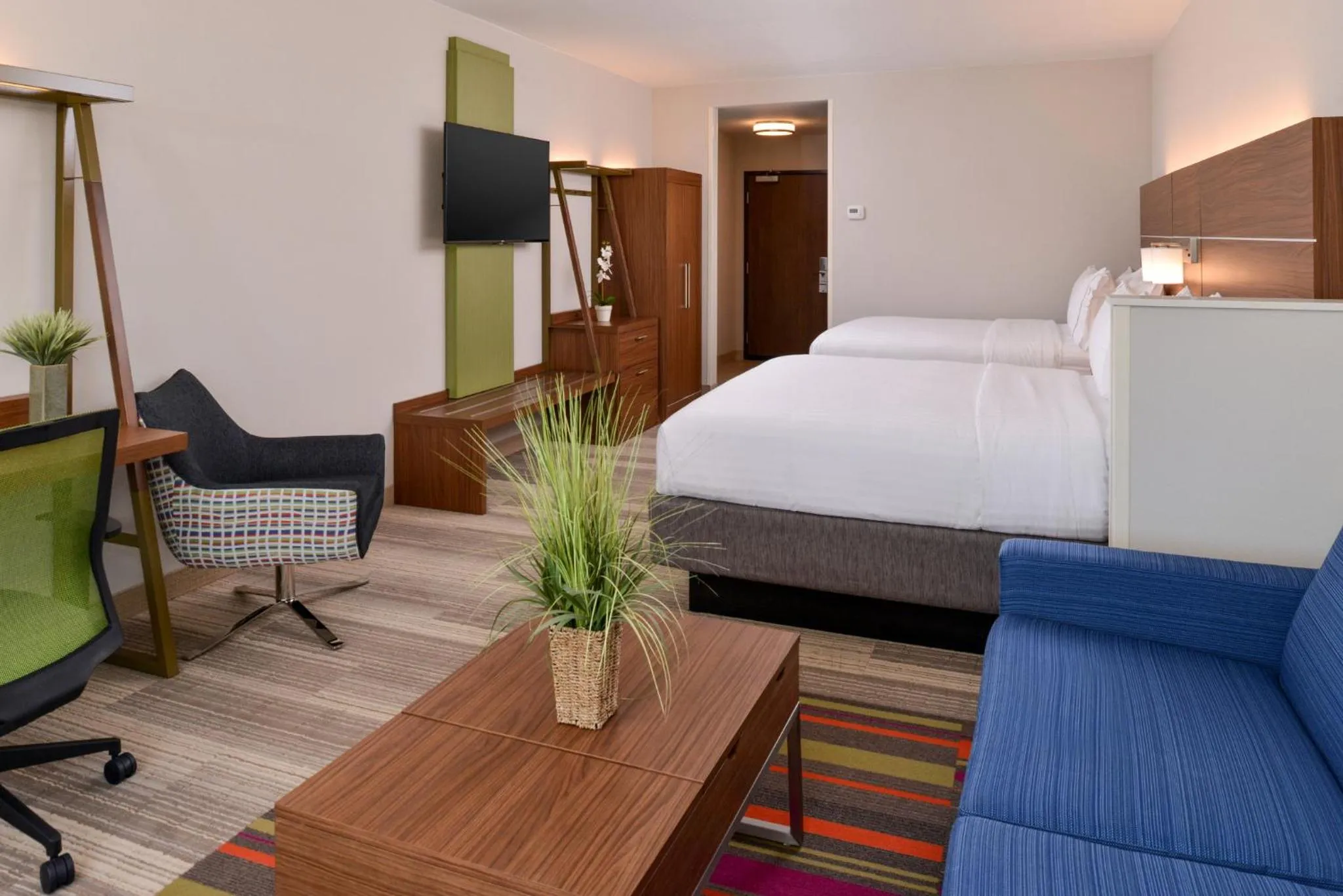 Bedroom, Bed in Holiday Inn Express & Suites - St. Petersburg - Madeira Beach by IHG
