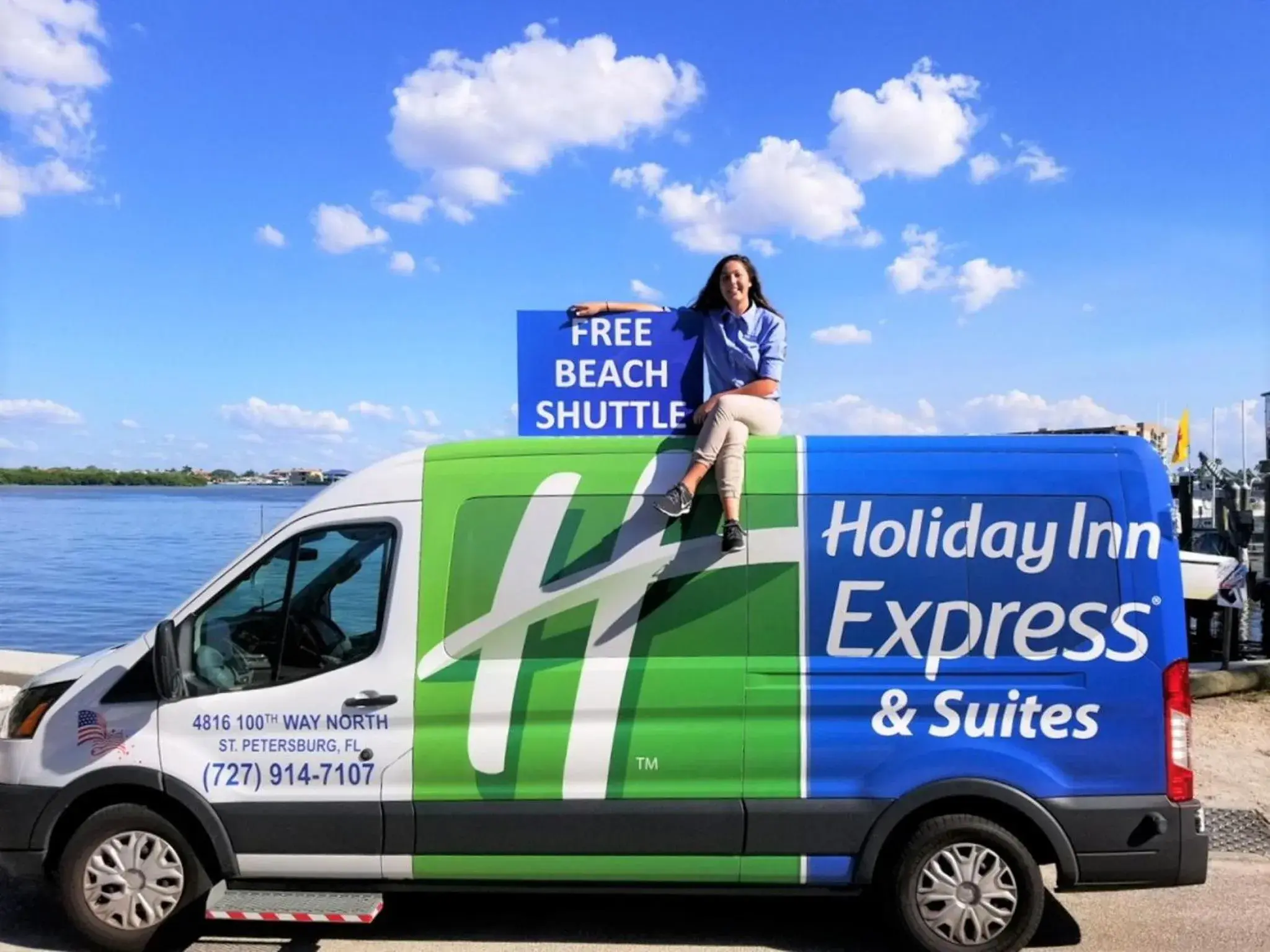 Lobby or reception in Holiday Inn Express & Suites - St. Petersburg - Madeira Beach by IHG Lobby or reception in Holiday Inn Express & Suites - St. Petersburg - Madeira Beach by IHG