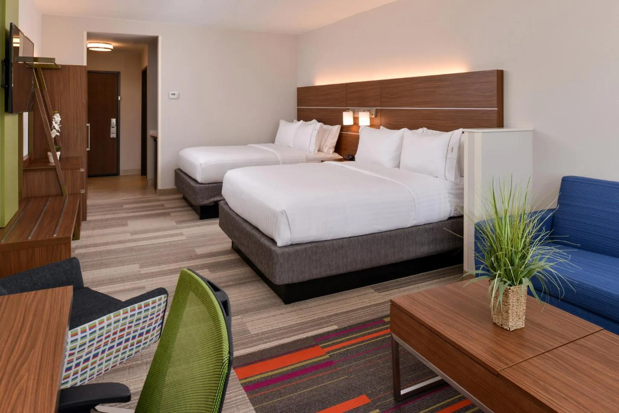 Bedroom, Bed in Holiday Inn Express & Suites - St. Petersburg - Madeira Beach by IHG