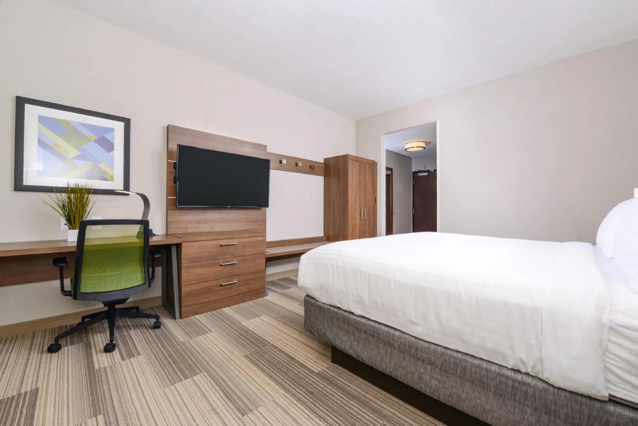 Photo of the whole room, Bed in Holiday Inn Express & Suites - St. Petersburg - Madeira Beach by IHG