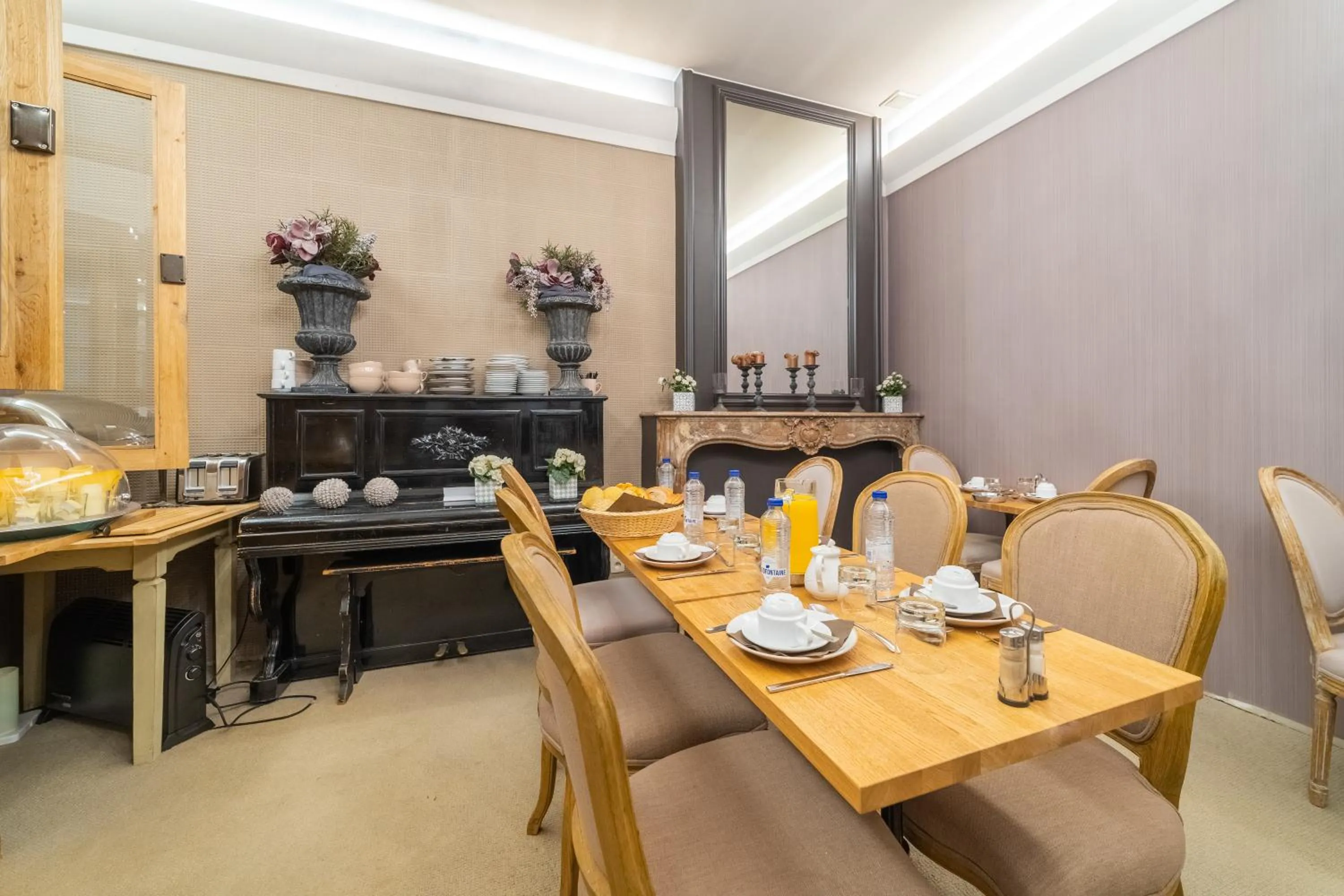 Breakfast in Hotel Het Gheestelic Hof by CW Hotel Collection