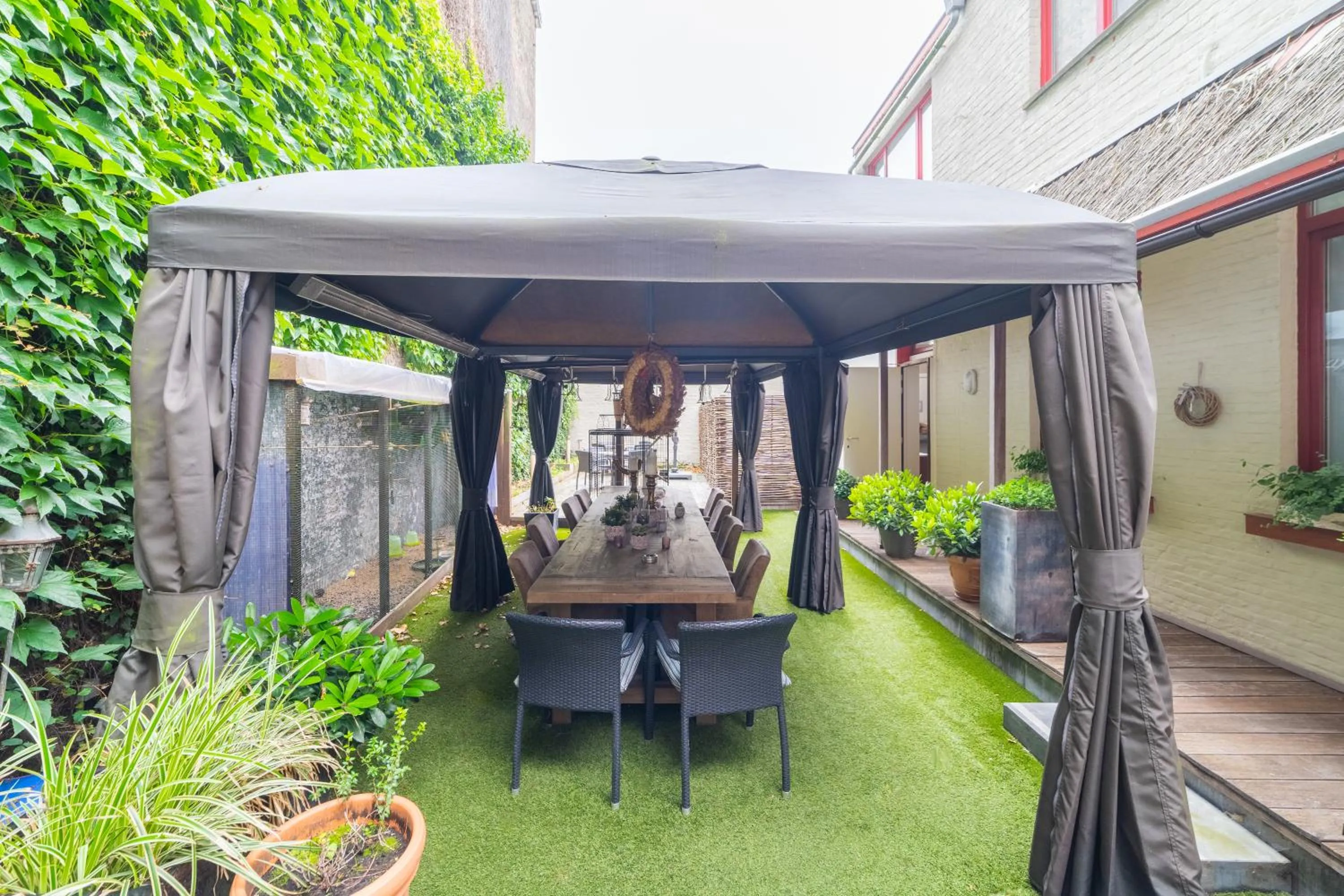 Garden in Hotel Het Gheestelic Hof by CW Hotel Collection