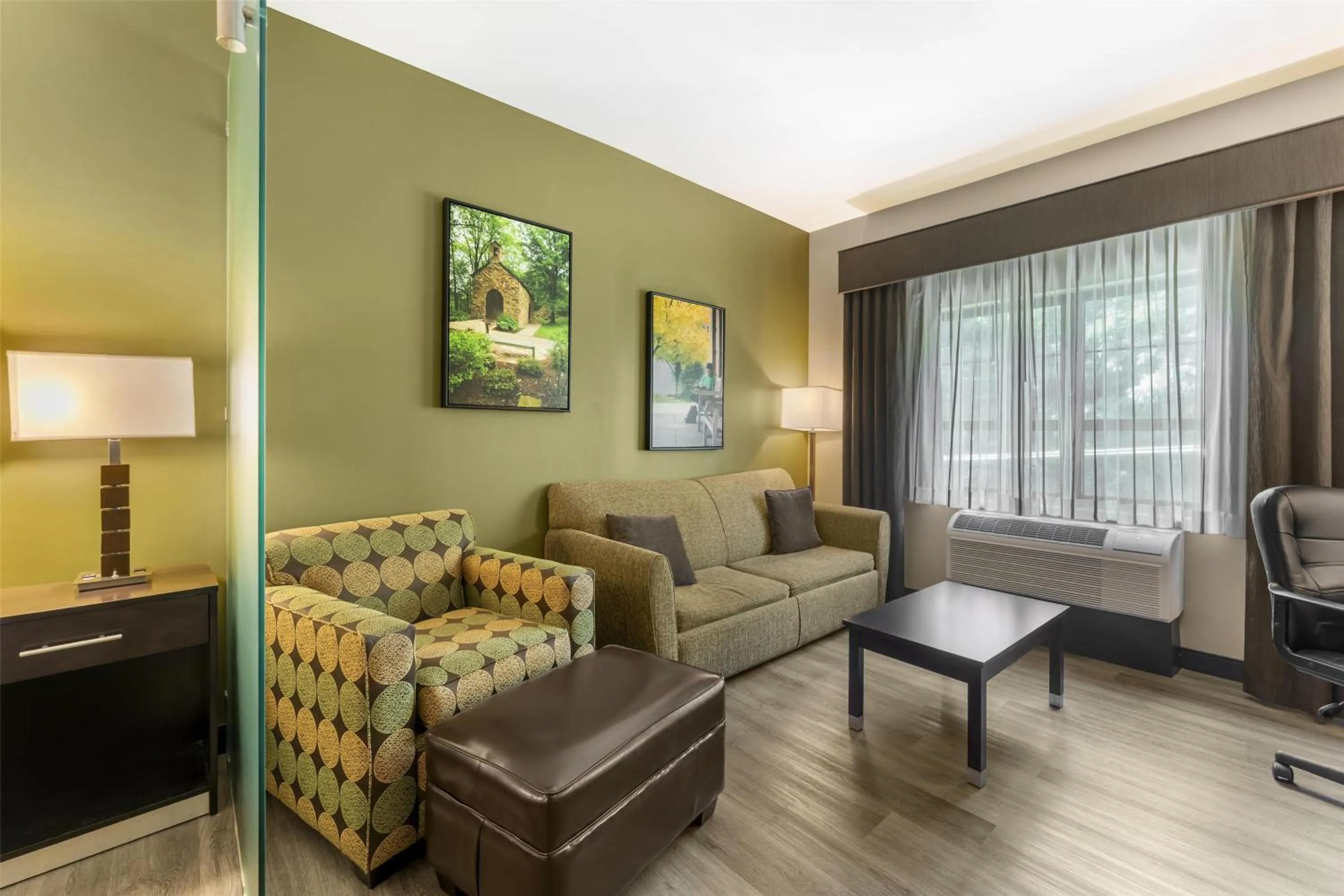 Bedroom in Best Western Plus Franciscan Square Inn & Suites Steubenville