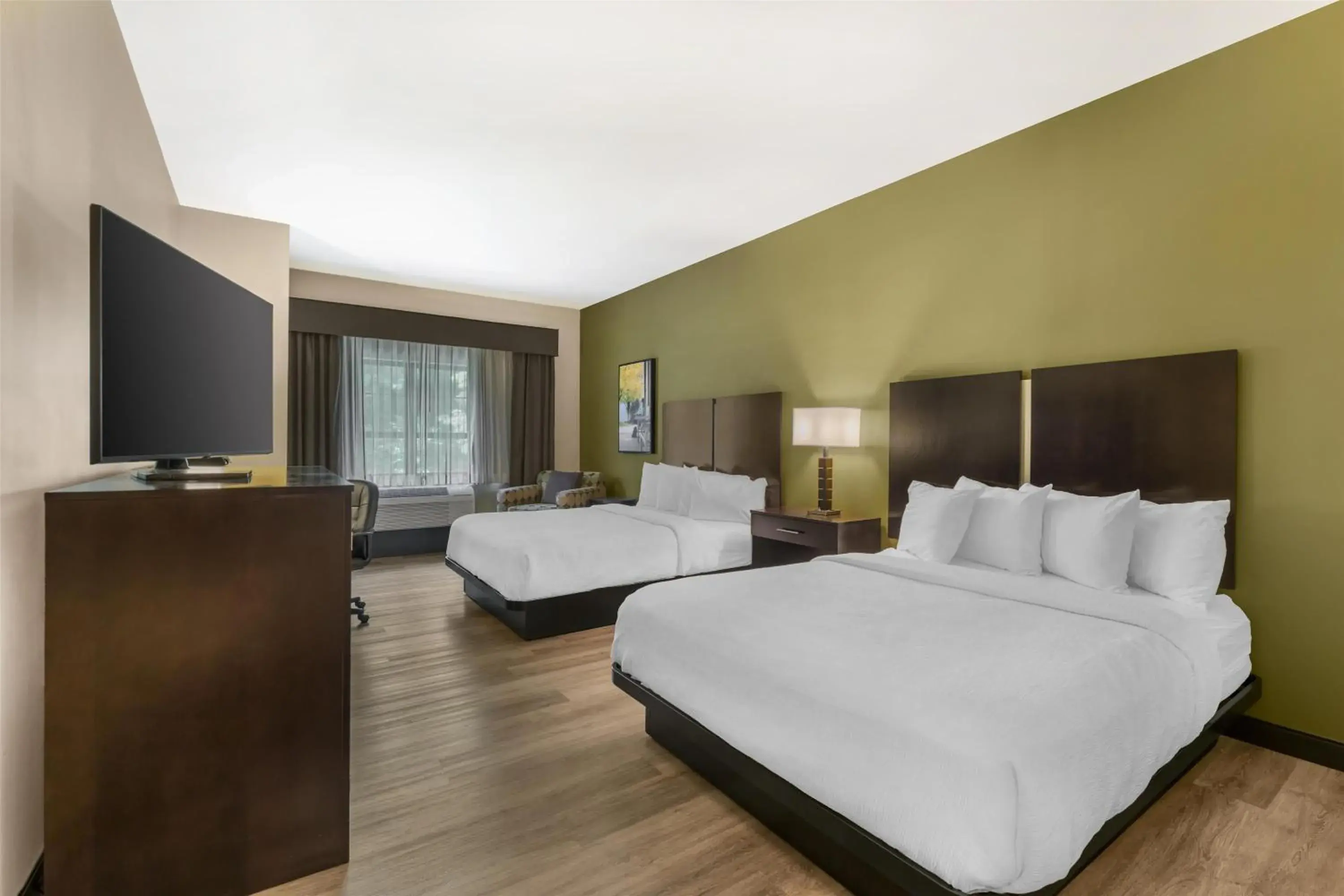 Queen Room with Two Queen Beds and Bath Tub - Disability Access/Non-Smoking in Best Western Plus Franciscan Square Inn & Suites Steubenville Queen Room with Two Queen Beds and Bath Tub - Disability Access/Non-Smoking in Best Western Plus Franciscan Square Inn & Suites Steubenville