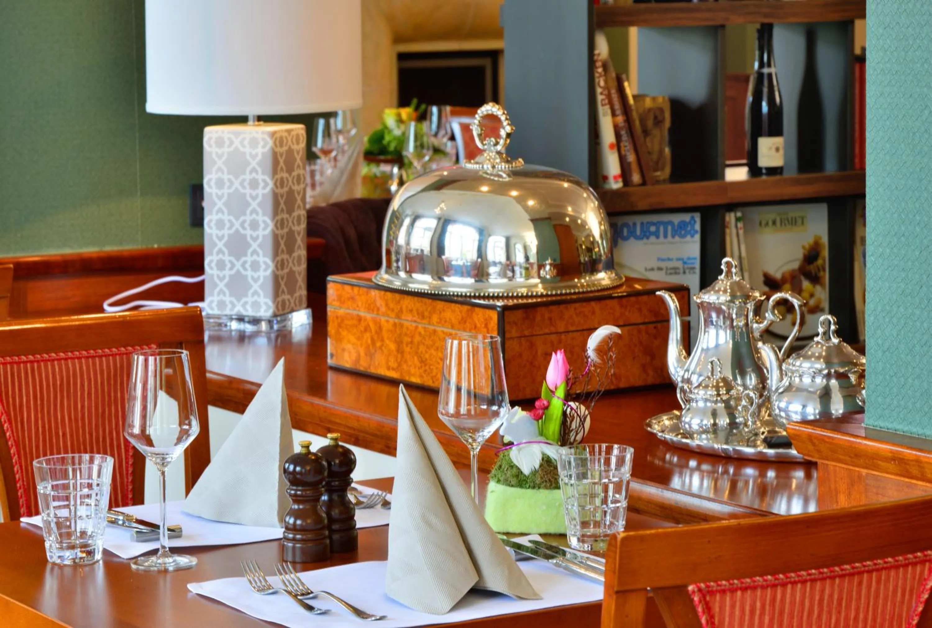 Restaurant/places to eat in Hotel Rech