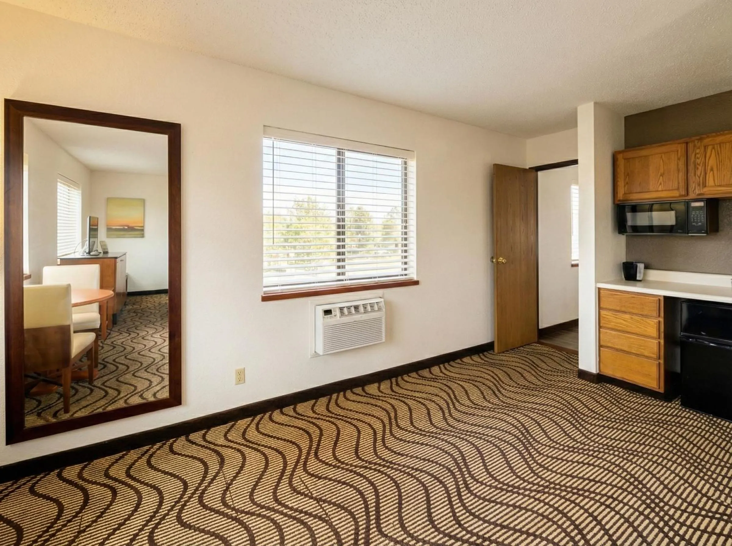 Kitchen or kitchenette in Oscoda Lakeside Hotel