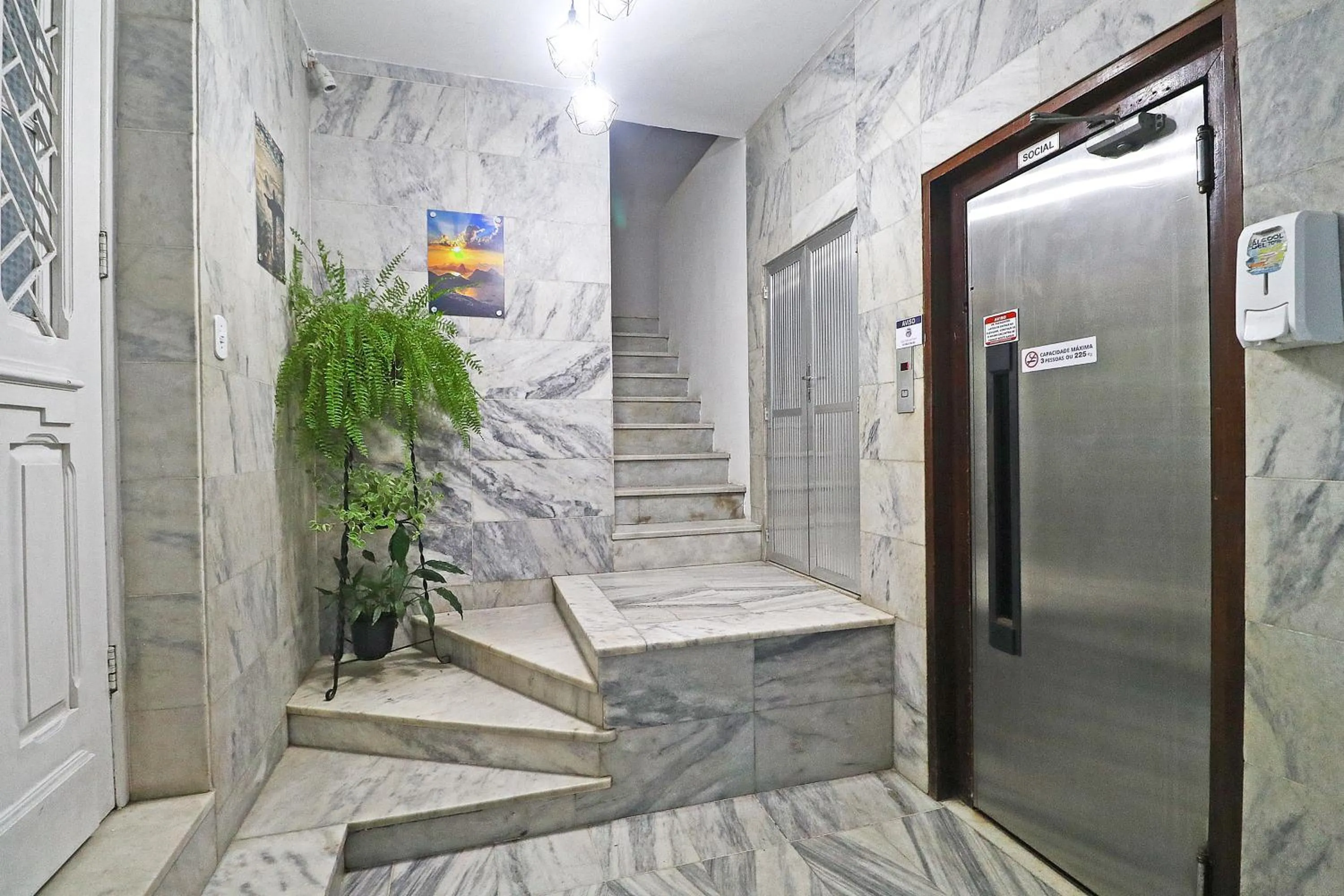 elevator in Rio Spot Sara 1118