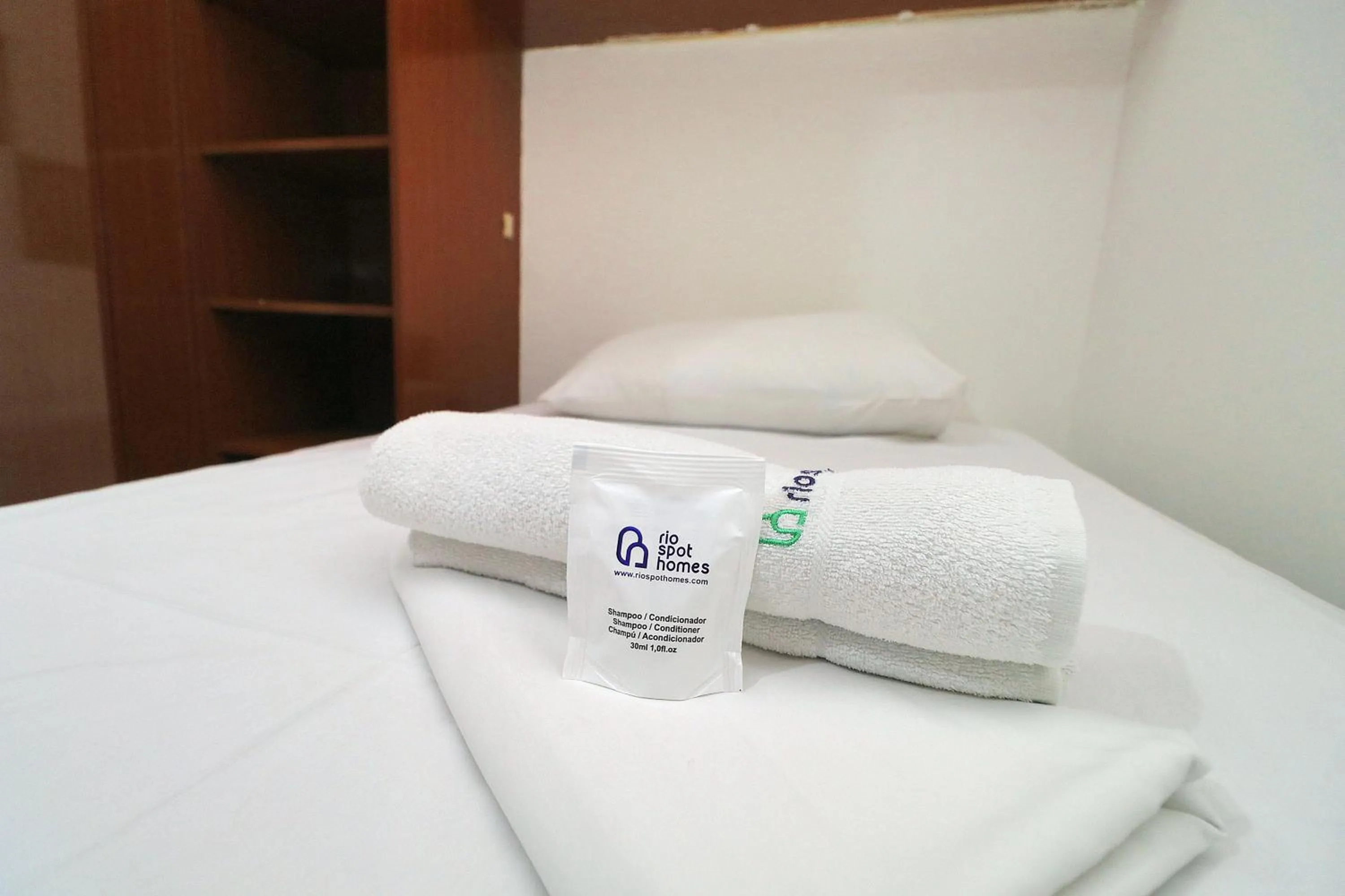 Bedroom, Bed in Rio Spot Sara 1118