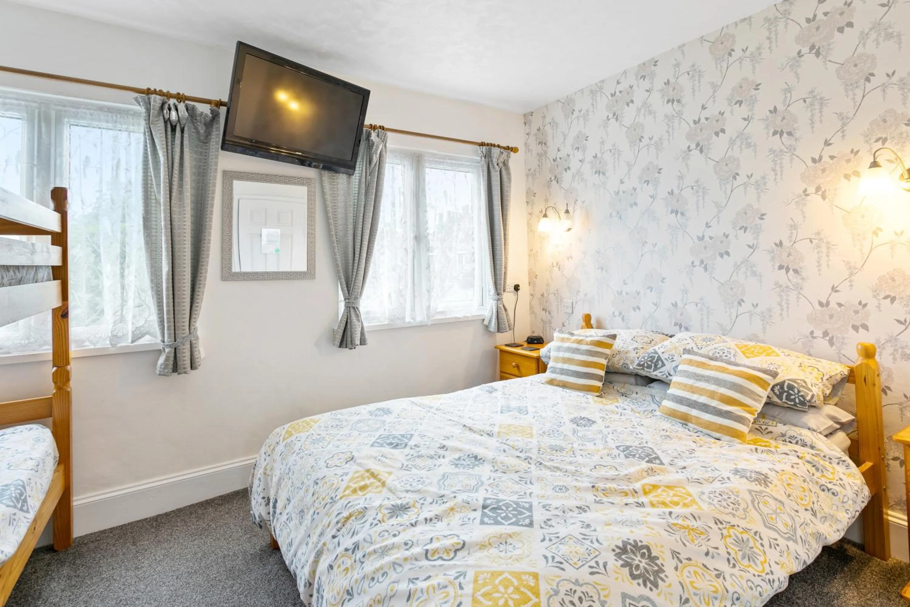 Photo of the whole room, Bed in Jacaranda Hotel