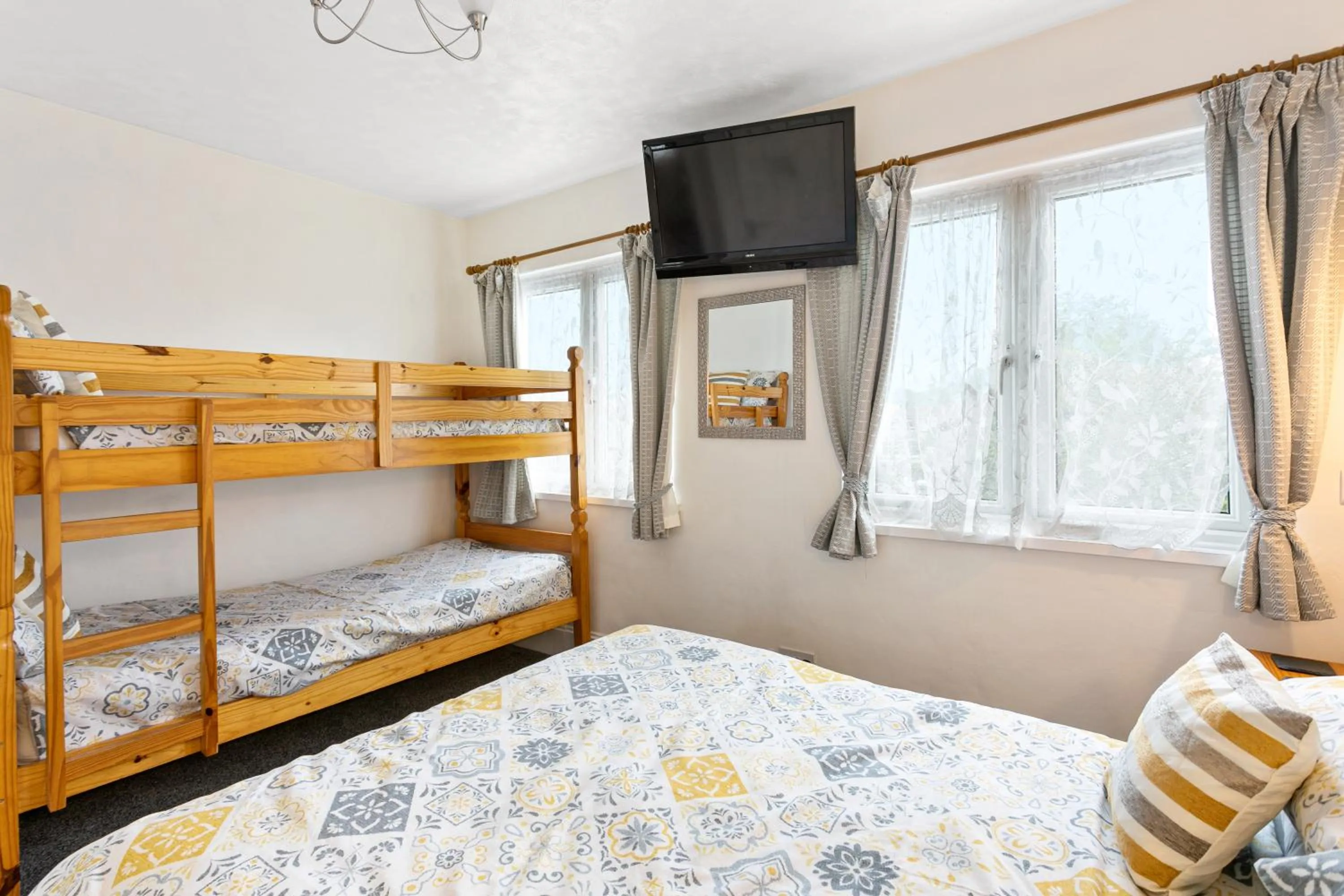 Photo of the whole room, Bed in Jacaranda Hotel